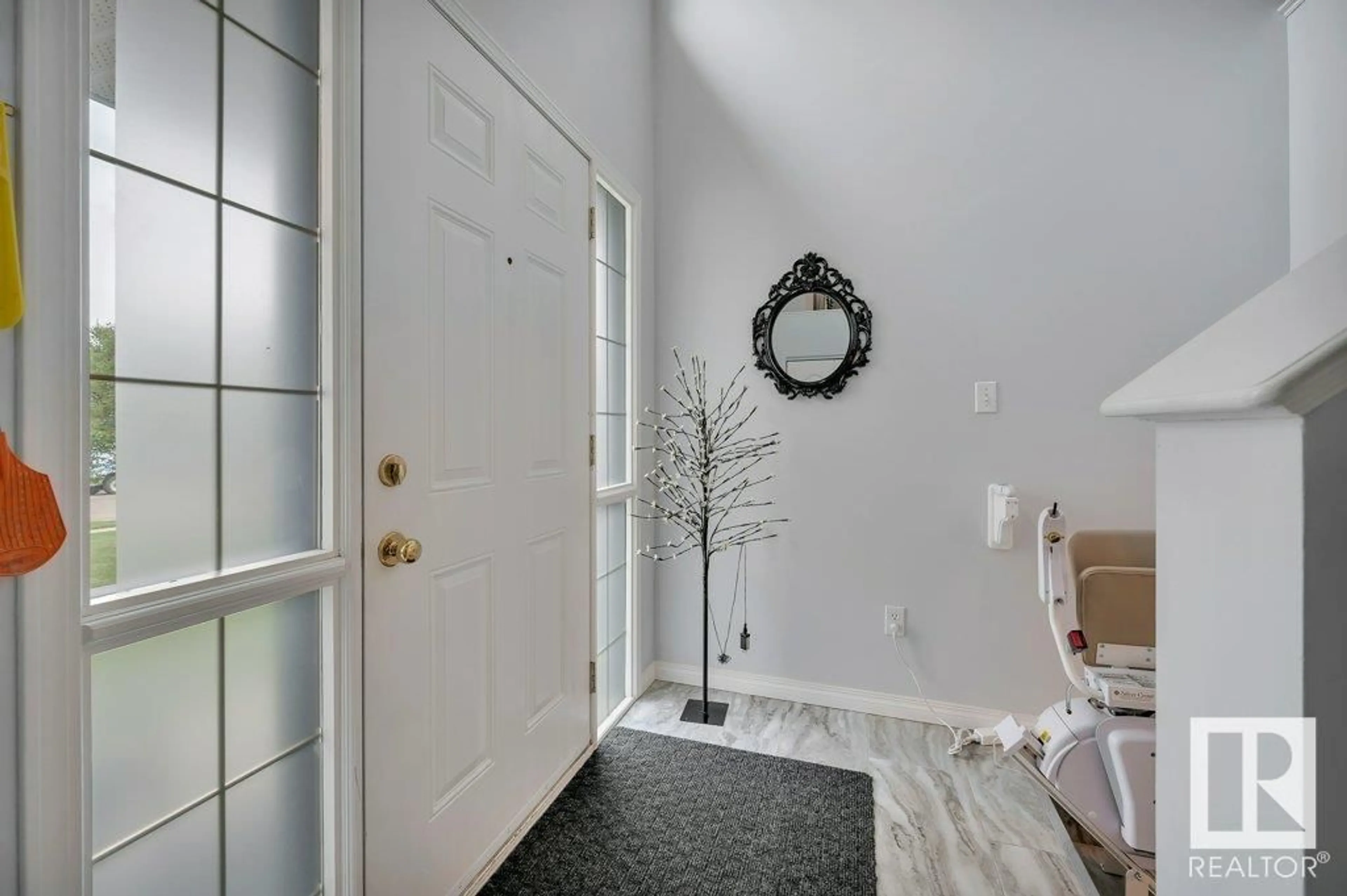 Indoor entryway for 55 DUROCHER ST, St. Albert Alberta T8N6M1