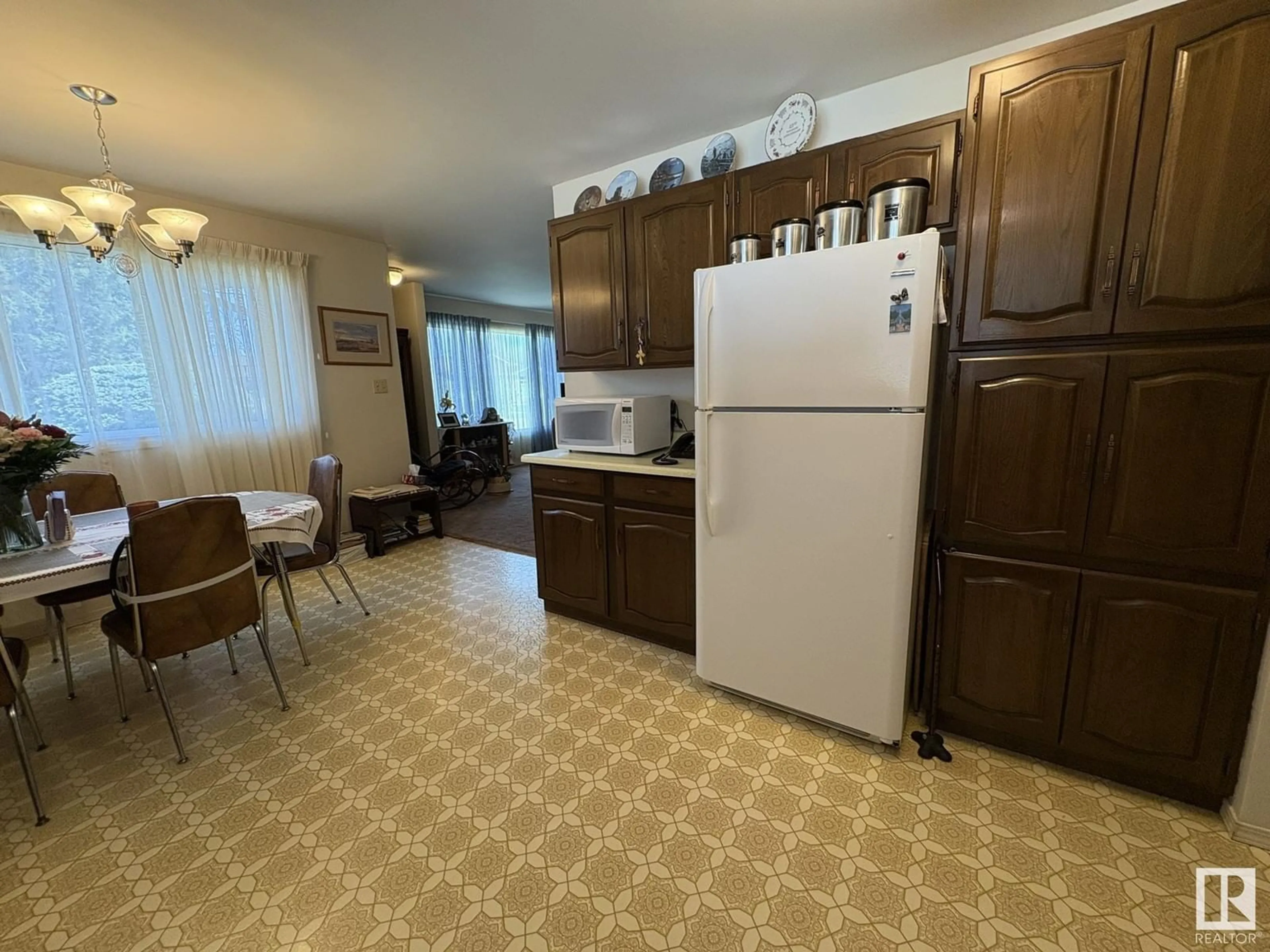 Standard kitchen, unknown for 5039 49 AV, Vilna Alberta T0A3L0