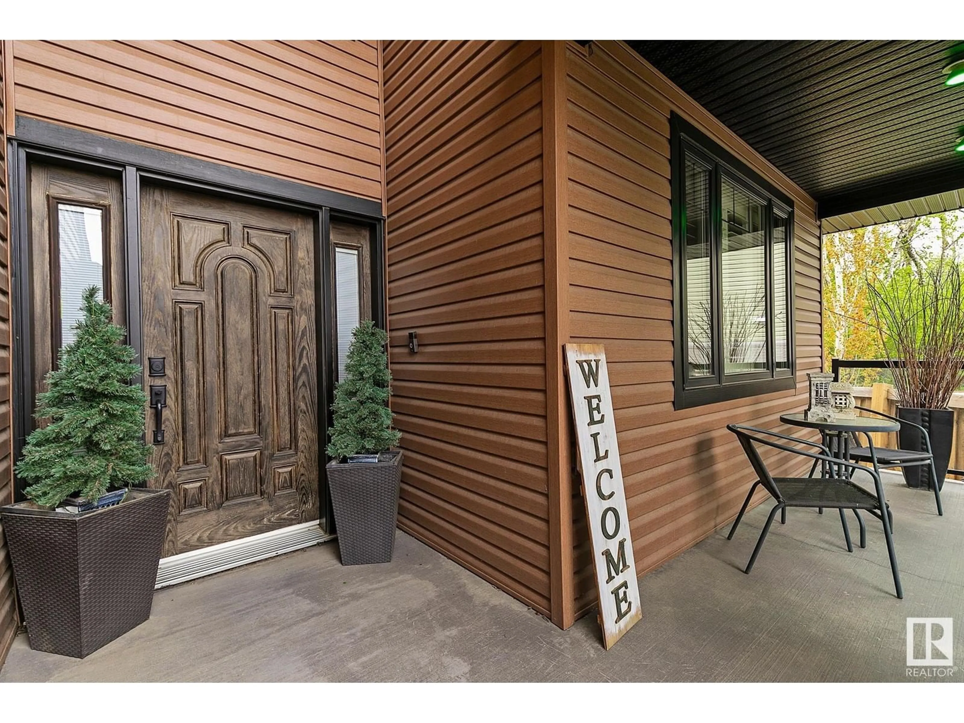 Indoor entryway for 557 WESTERRA BV, Stony Plain Alberta T7Z3A1
