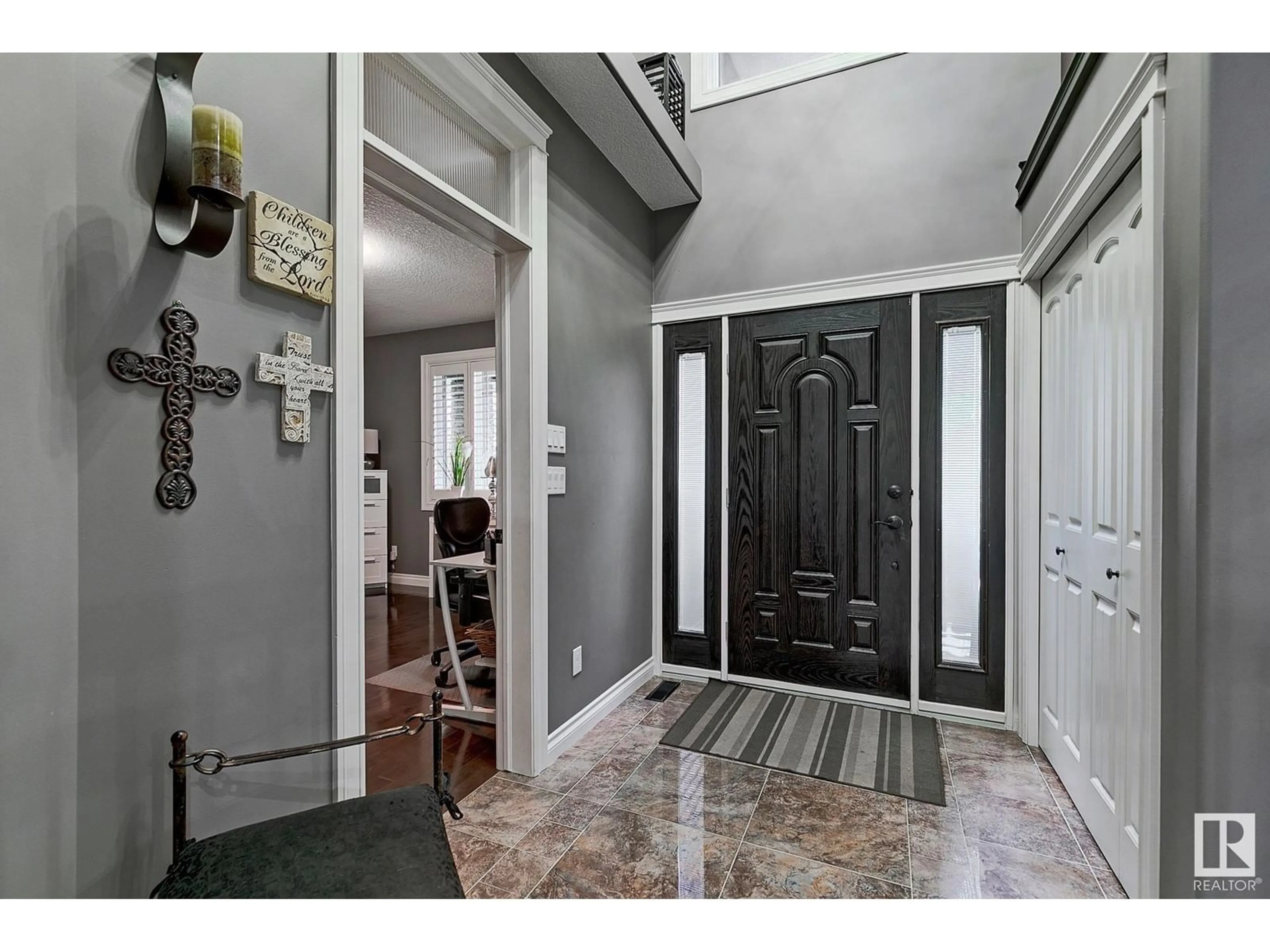 Indoor entryway for 557 WESTERRA BV, Stony Plain Alberta T7Z3A1