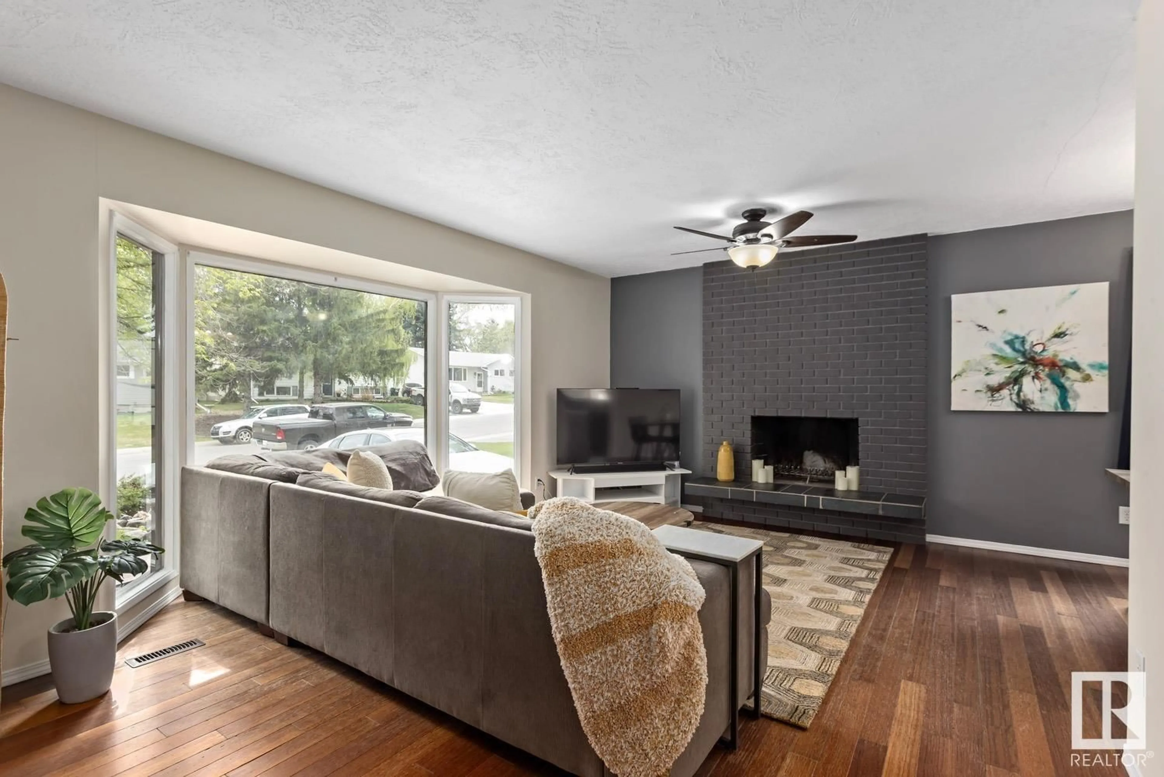 Living room with furniture, unknown for 21 MARION DR, Sherwood Park Alberta T8A3W3