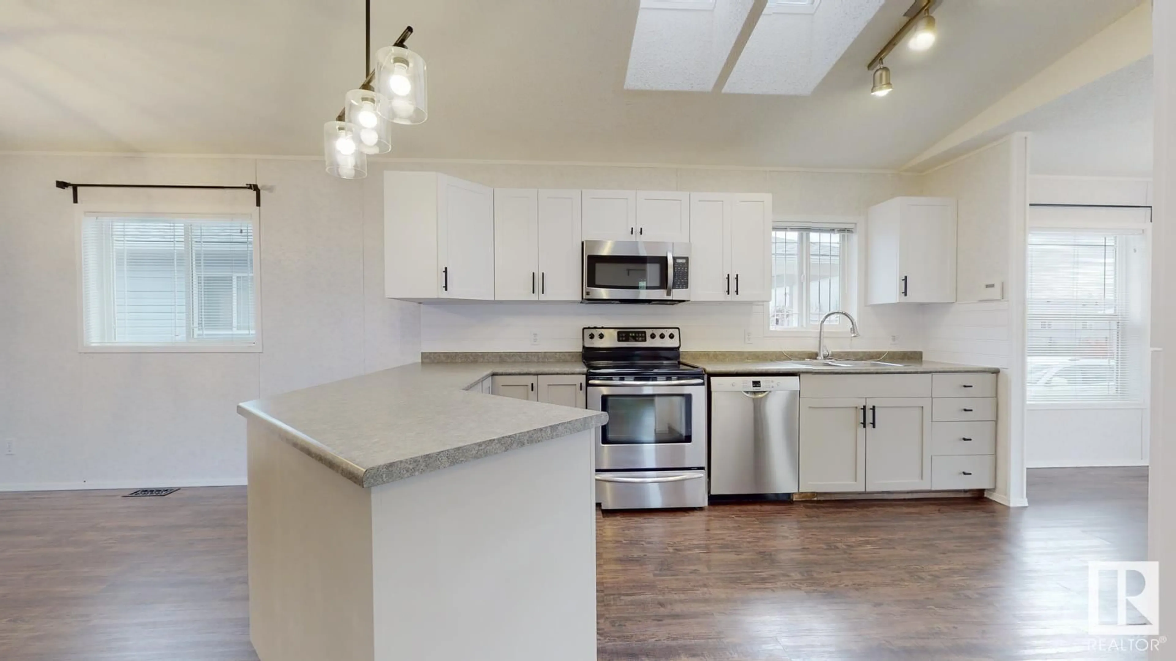 Open concept kitchen, unknown for 1 JUTLAND CR, Stony Plain Alberta T7Z0A3
