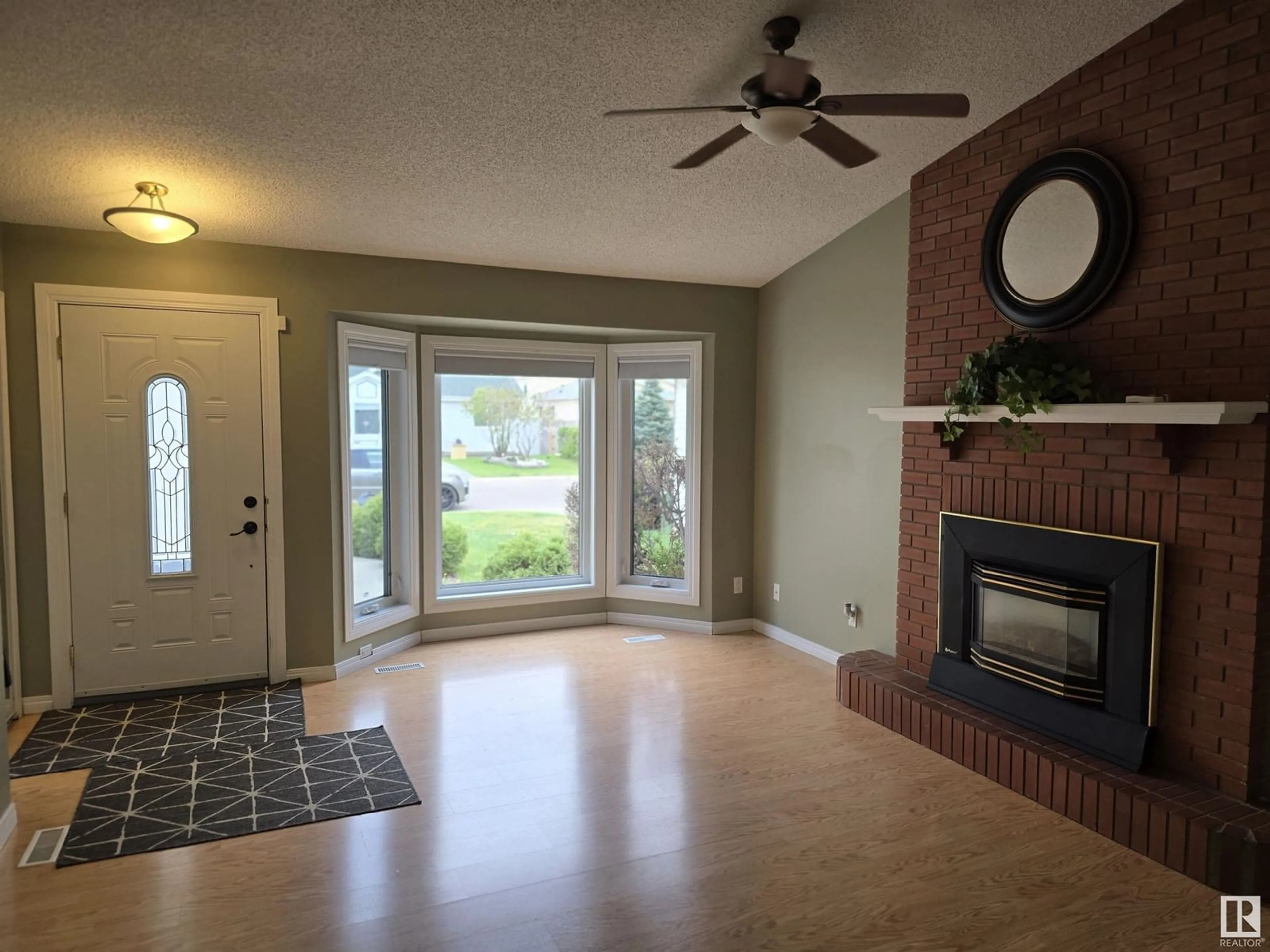 Unknown for 18916 78 AV, Edmonton Alberta T5T5J2