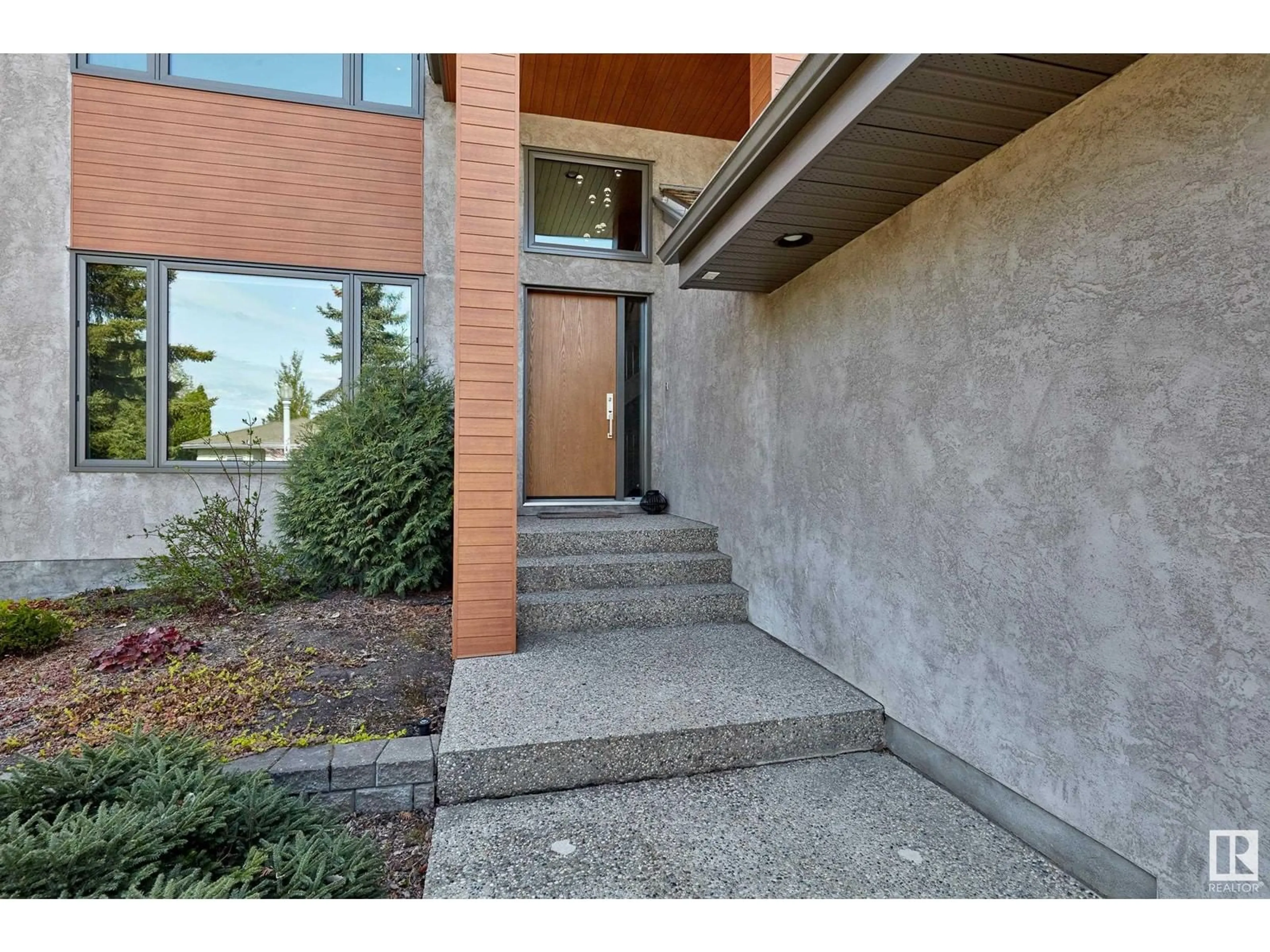 Indoor entryway for 948 HEACOCK RD, Edmonton Alberta T6R2M1