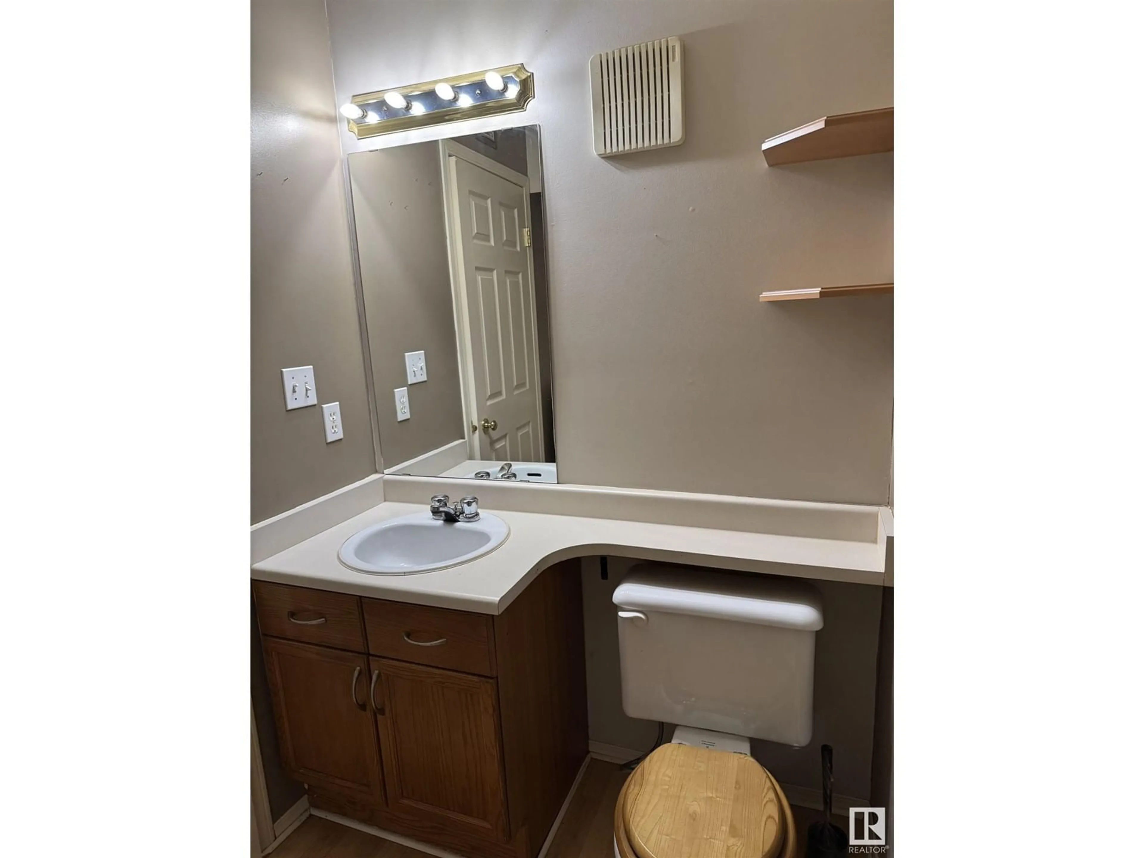 Standard bathroom, unknown for #8 - 11718 97 ST, Edmonton Alberta T5G1Y2