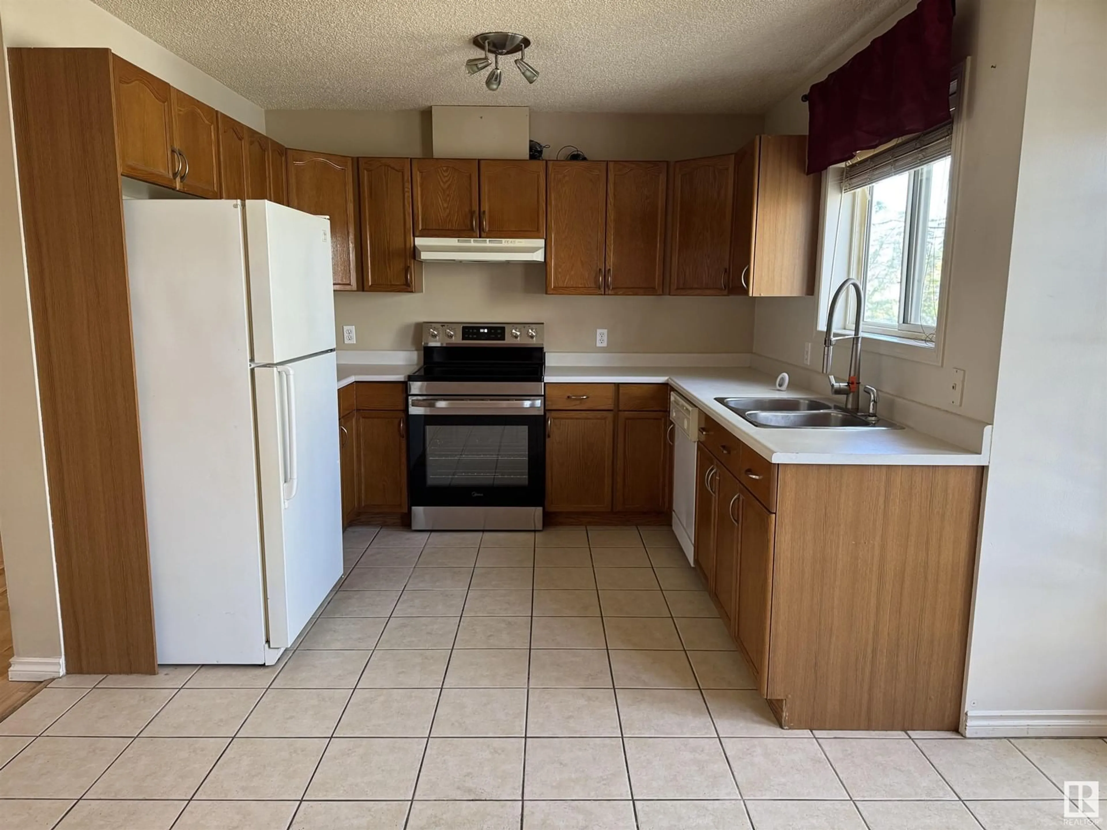 Standard kitchen, unknown for #8 - 11718 97 ST, Edmonton Alberta T5G1Y2