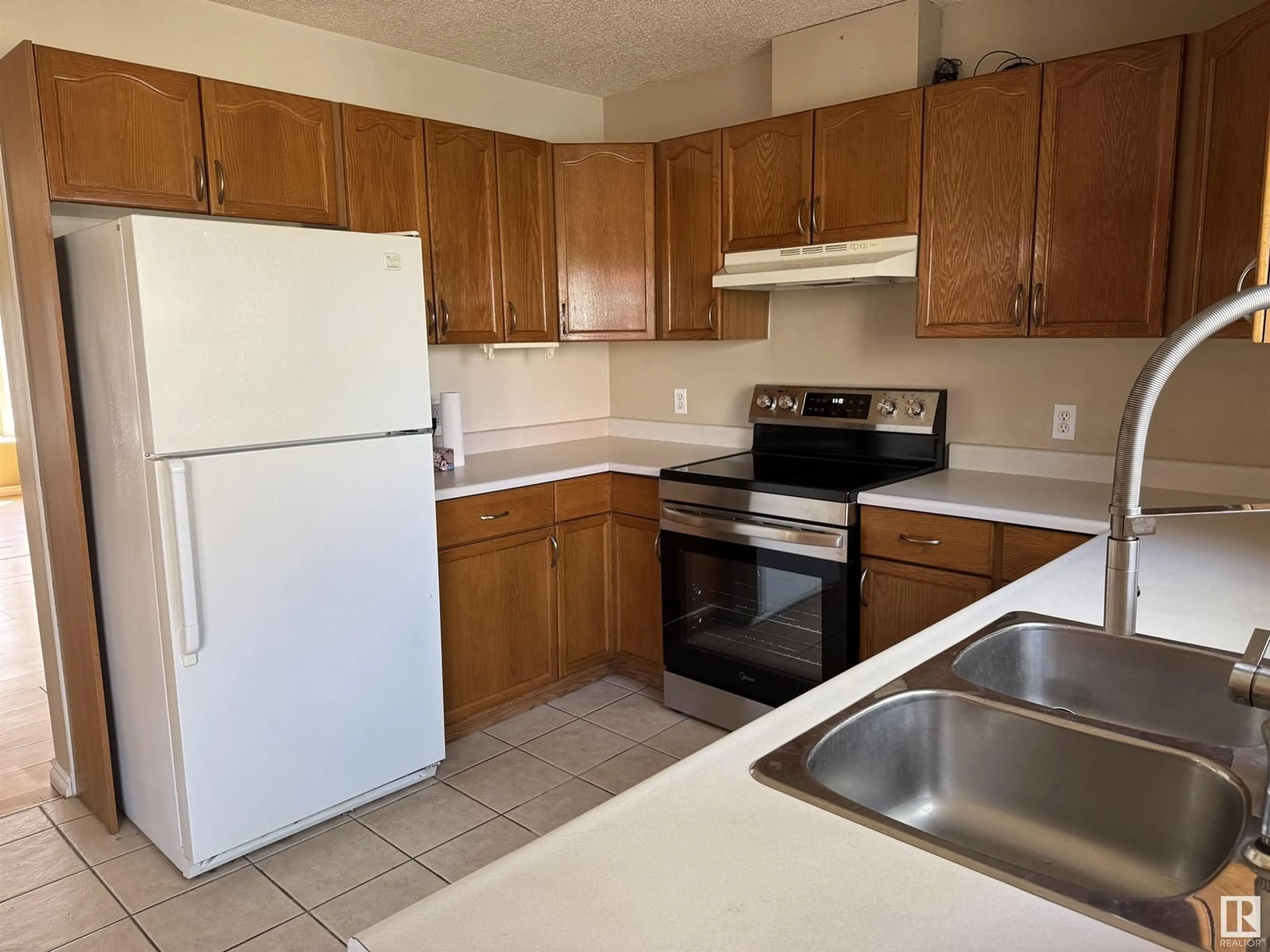 Standard kitchen, unknown for #8 - 11718 97 ST, Edmonton Alberta T5G1Y2