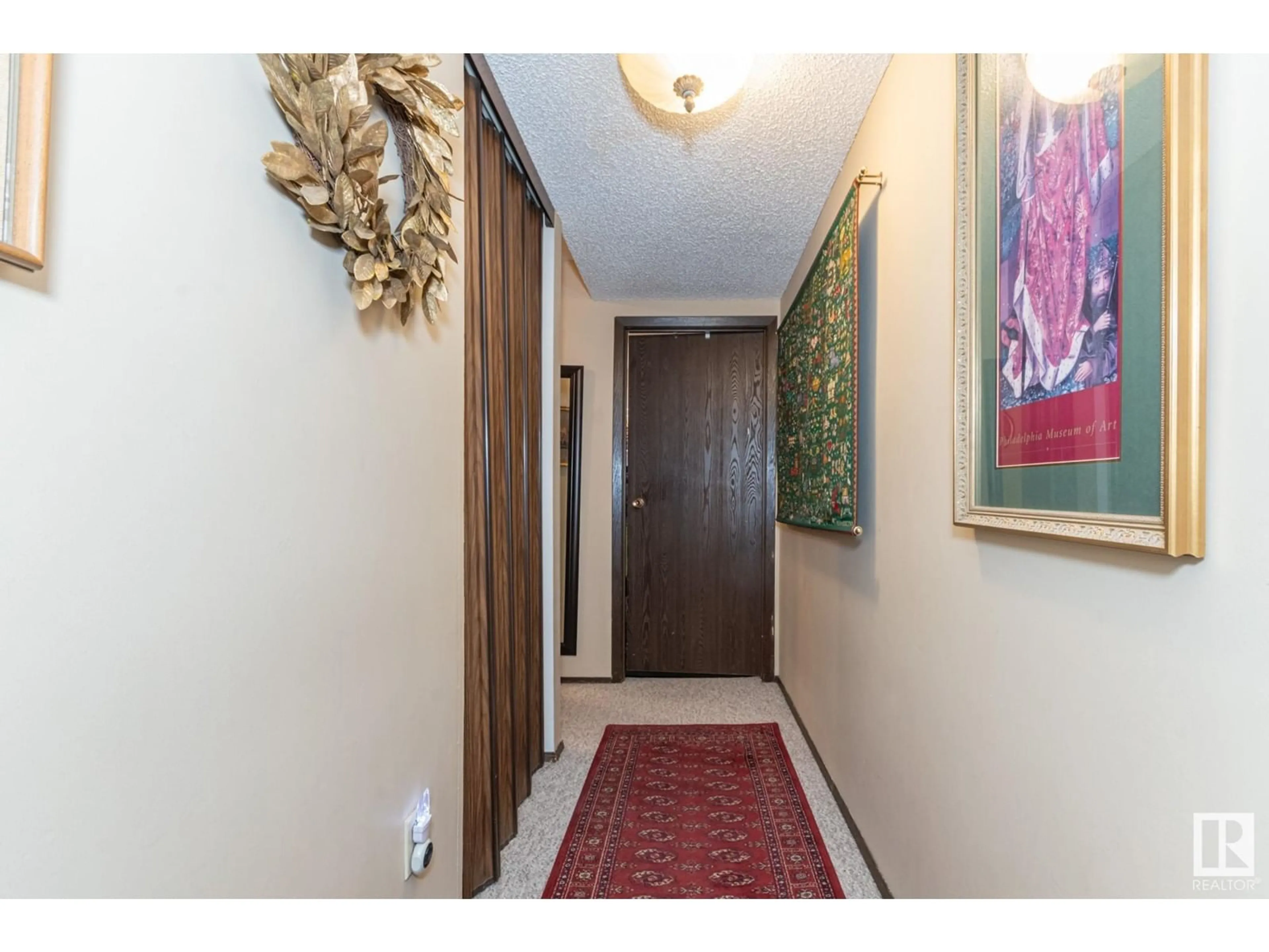 Indoor foyer for #106 - 10842 107 ST, Edmonton Alberta T5H2Z3