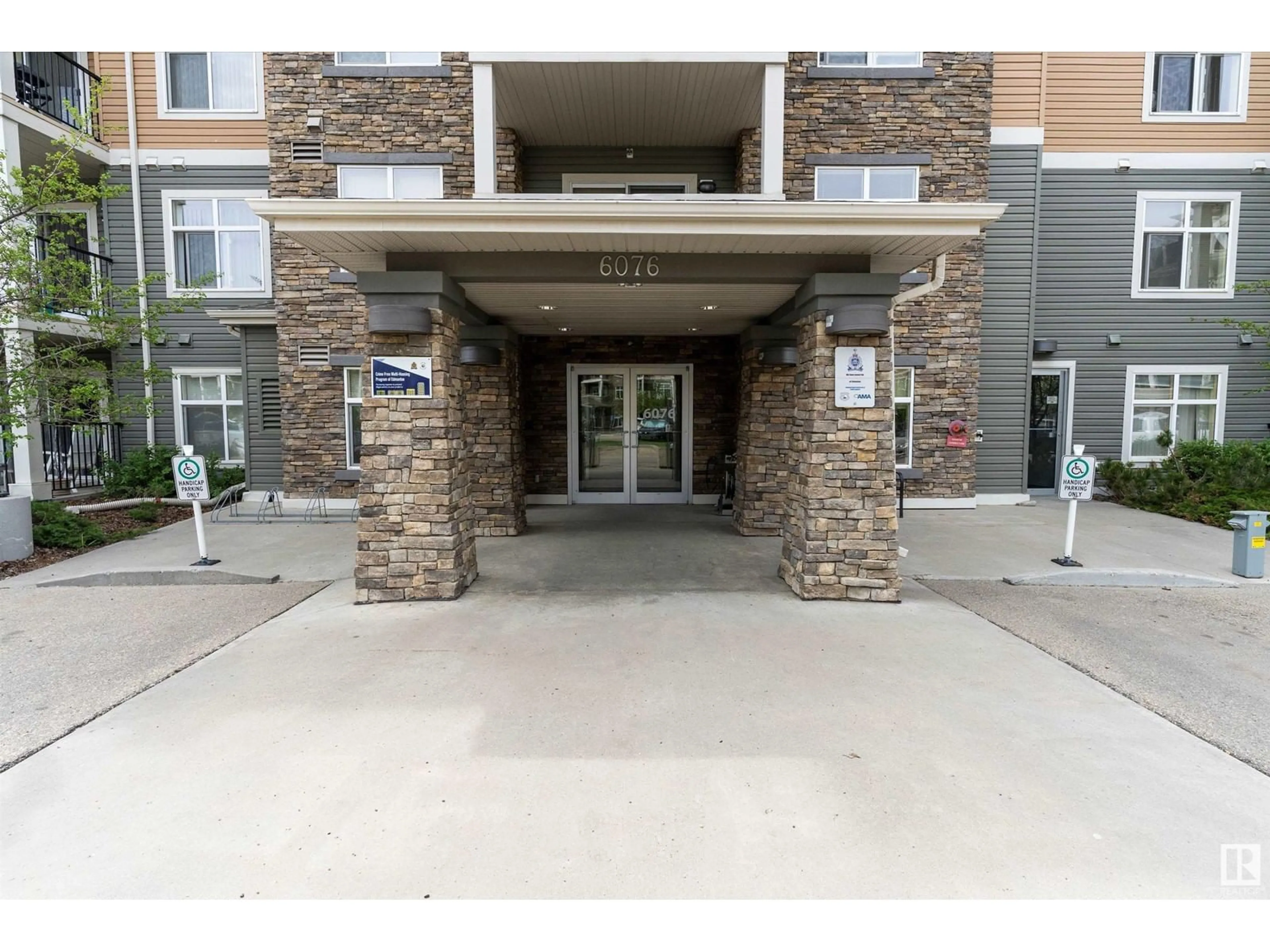 Indoor foyer for 235 - 6076 SCHONSEE WY, Edmonton Alberta T5Z0K8