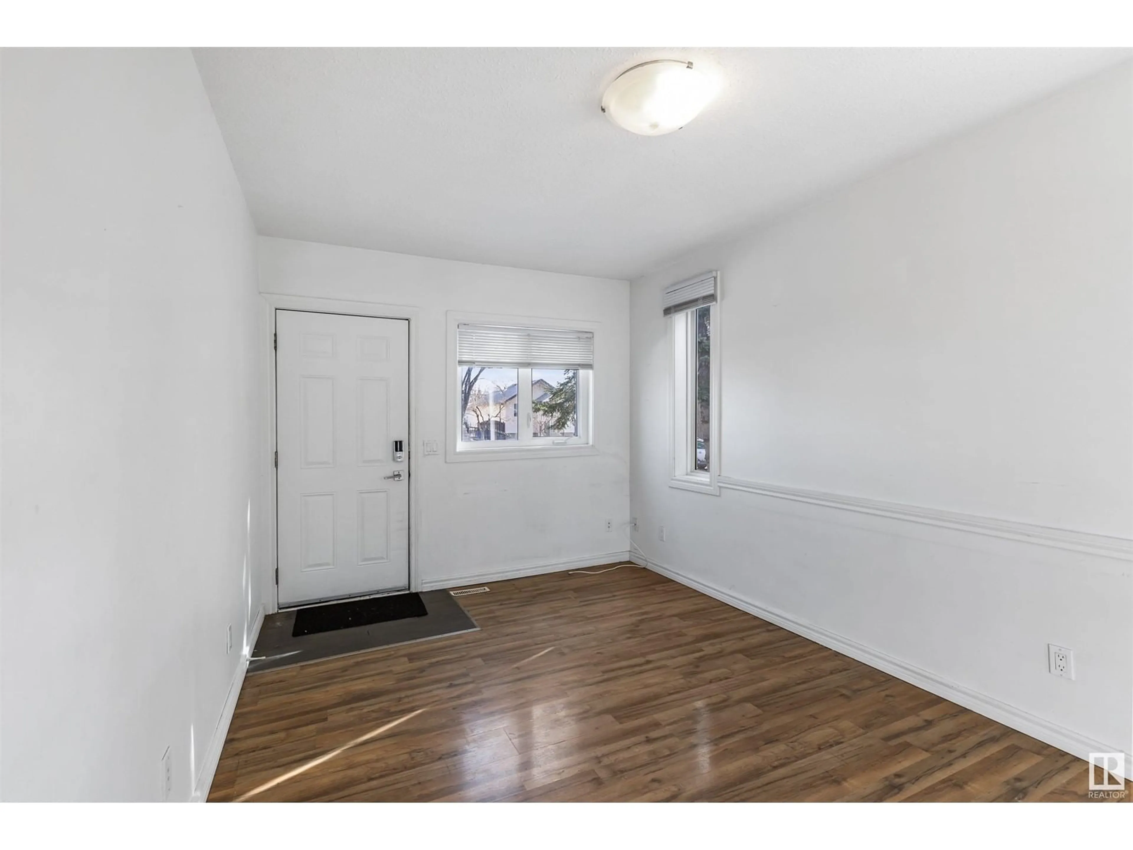 Unknown for NW - 12114 85 ST, Edmonton Alberta T5B3G6
