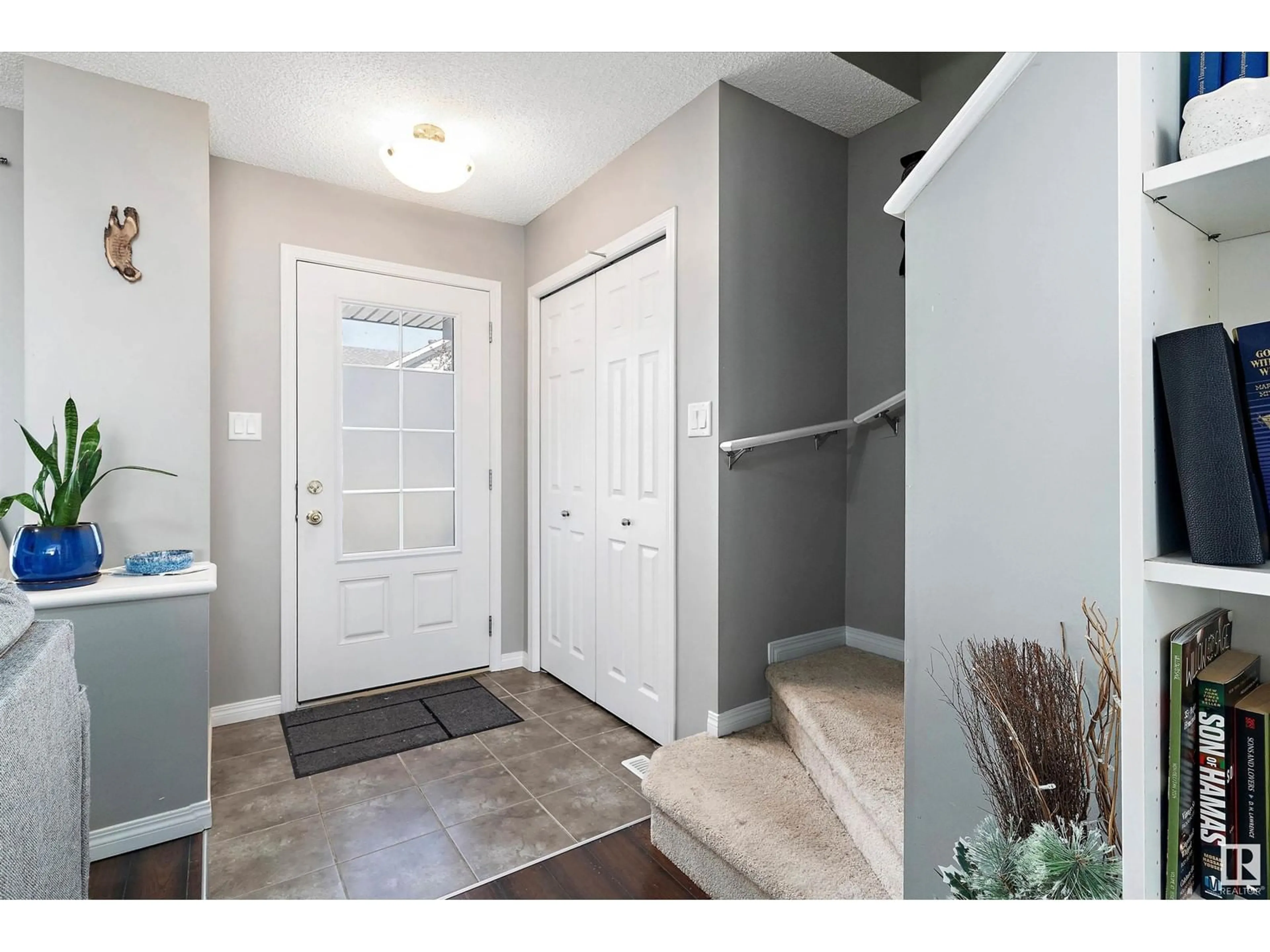 Indoor entryway for SW - 4795 CRABAPPLE RUN RU, Edmonton Alberta T6X0Y8