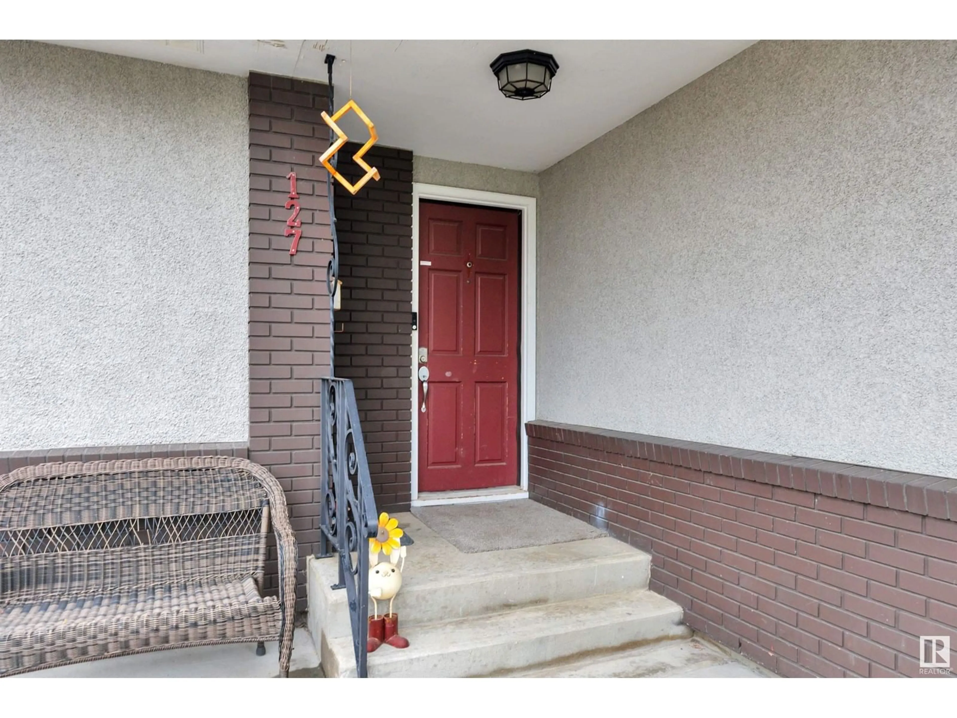 Indoor entryway for 127 EVERGREEN CR, Wetaskiwin Alberta T9A2C9
