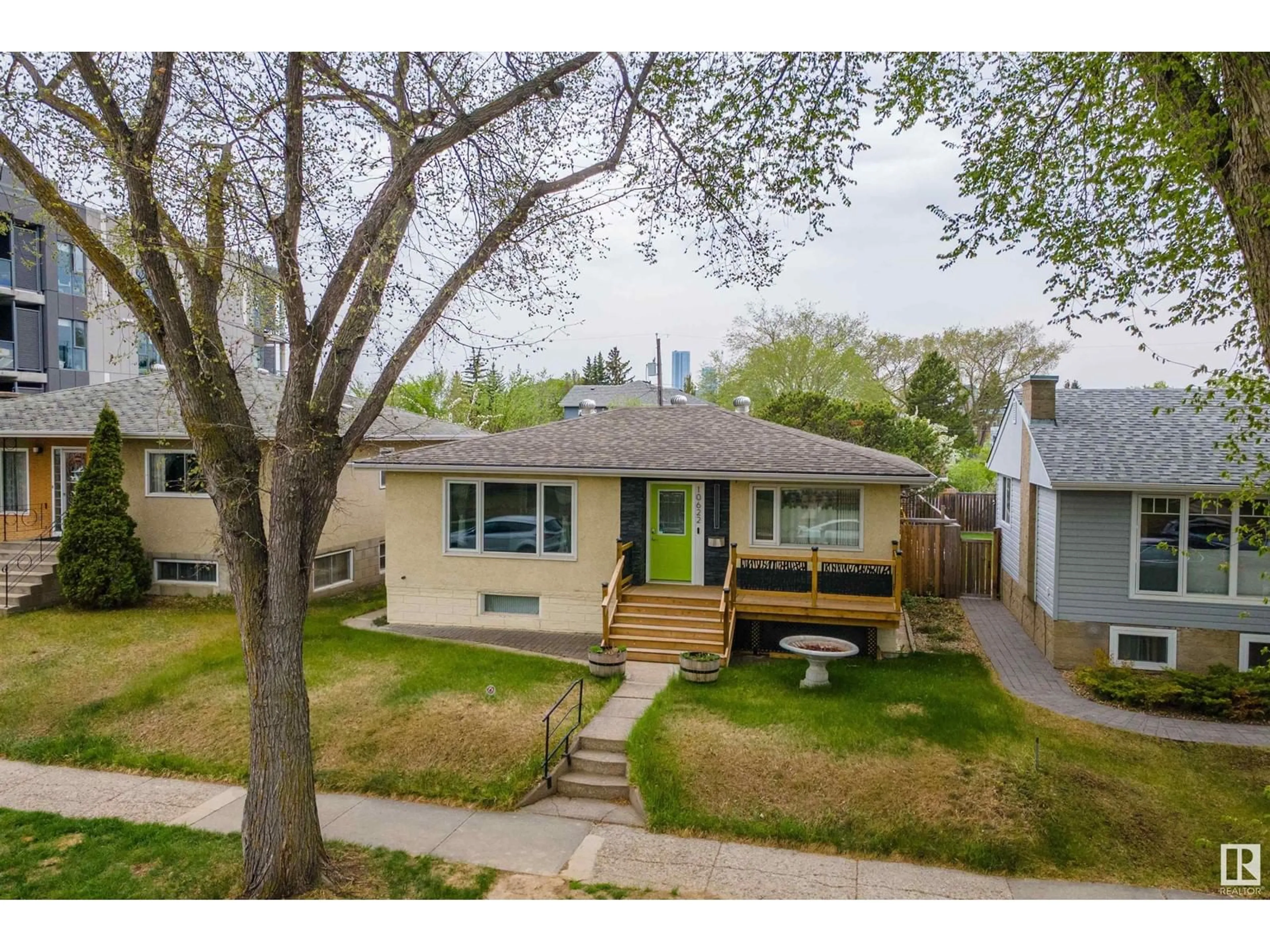 Unknown for 10622 82 ST, Edmonton Alberta T6A3N1
