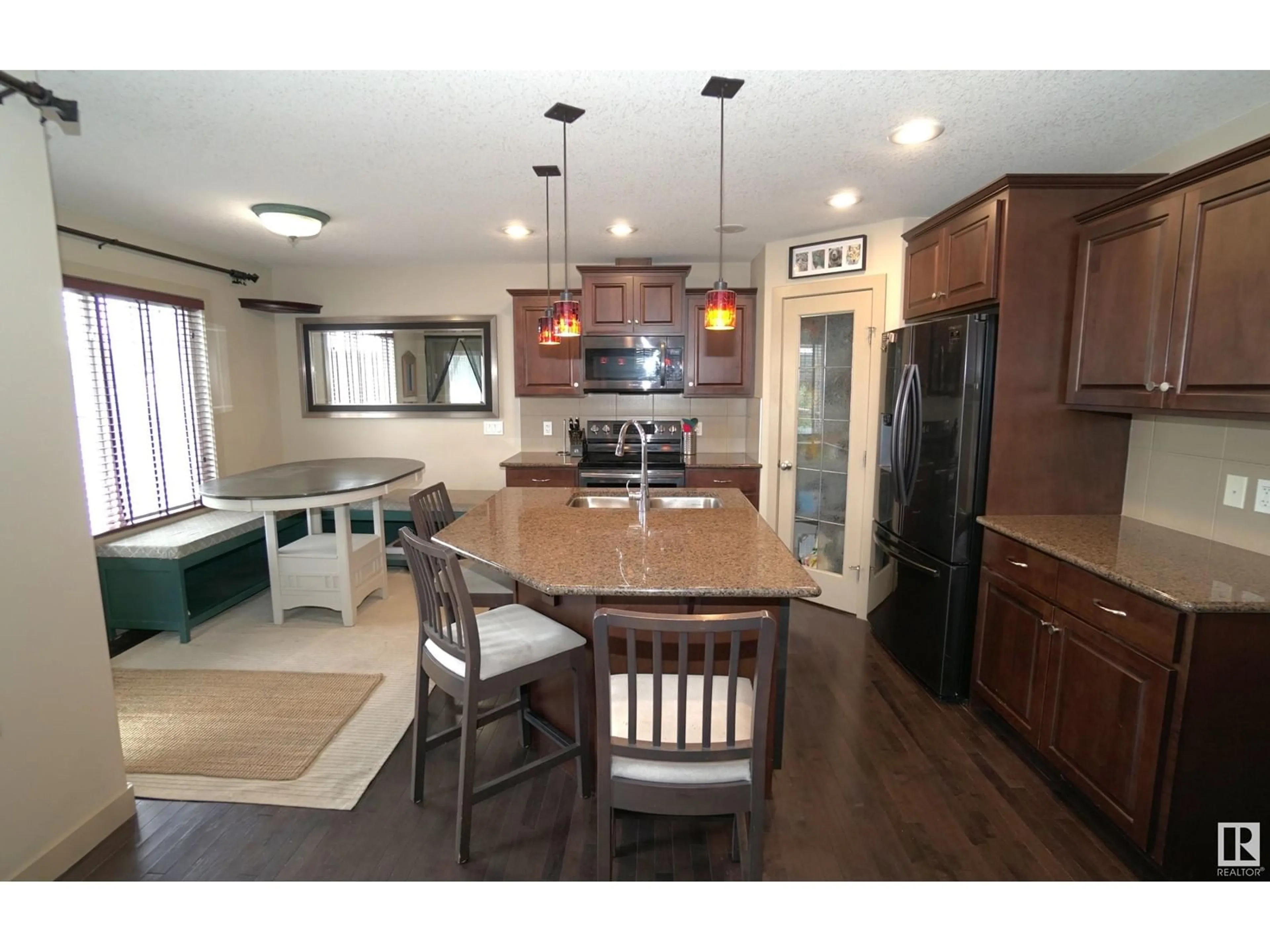 Open concept kitchen, unknown for NW - 3863 GALLINGER LO, Edmonton Alberta T5T4G7