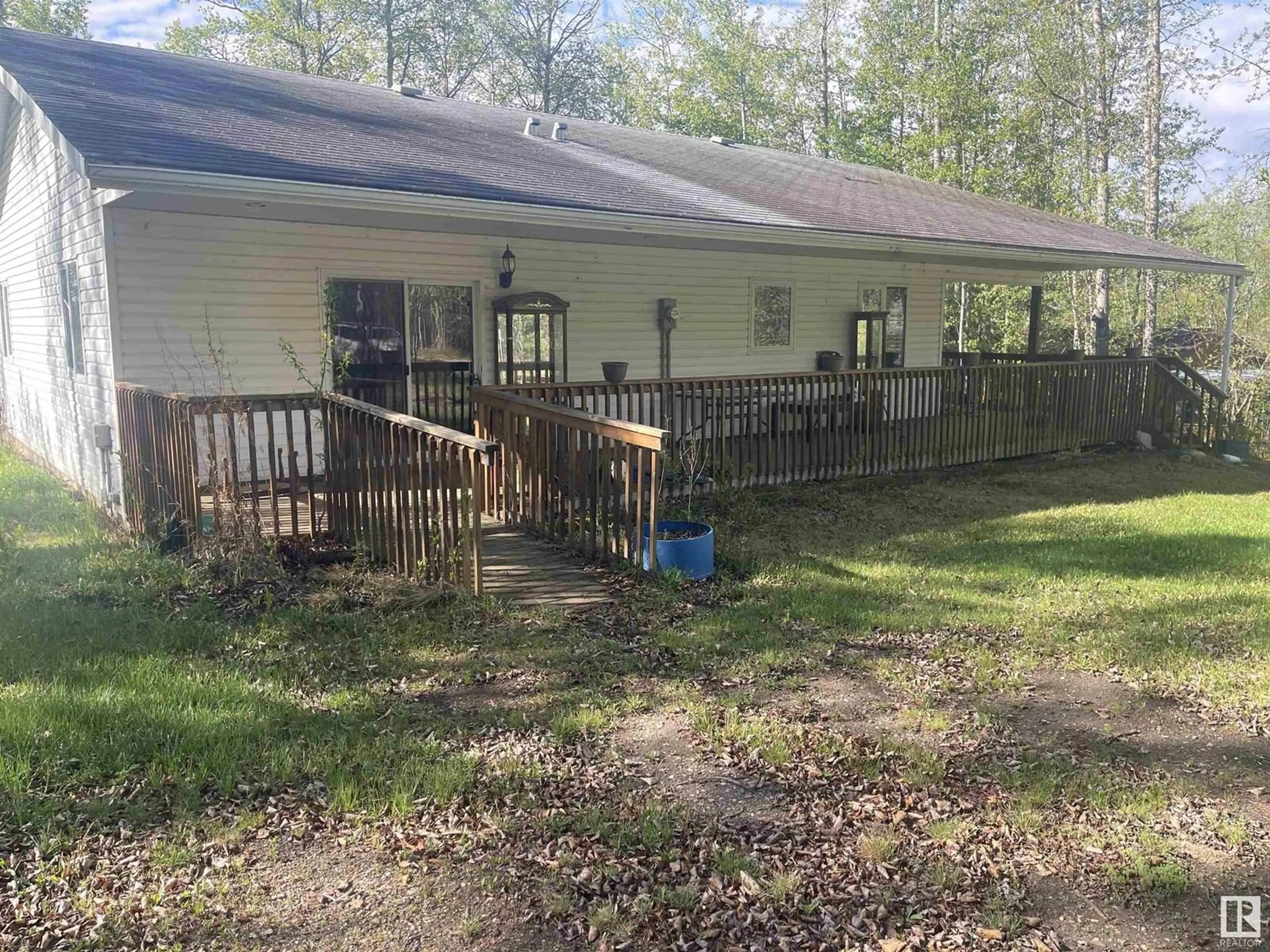Patio, unknown for 63303 - 137 HWY 867 HWY, Rural Lac La Biche County Alberta T9E5M1