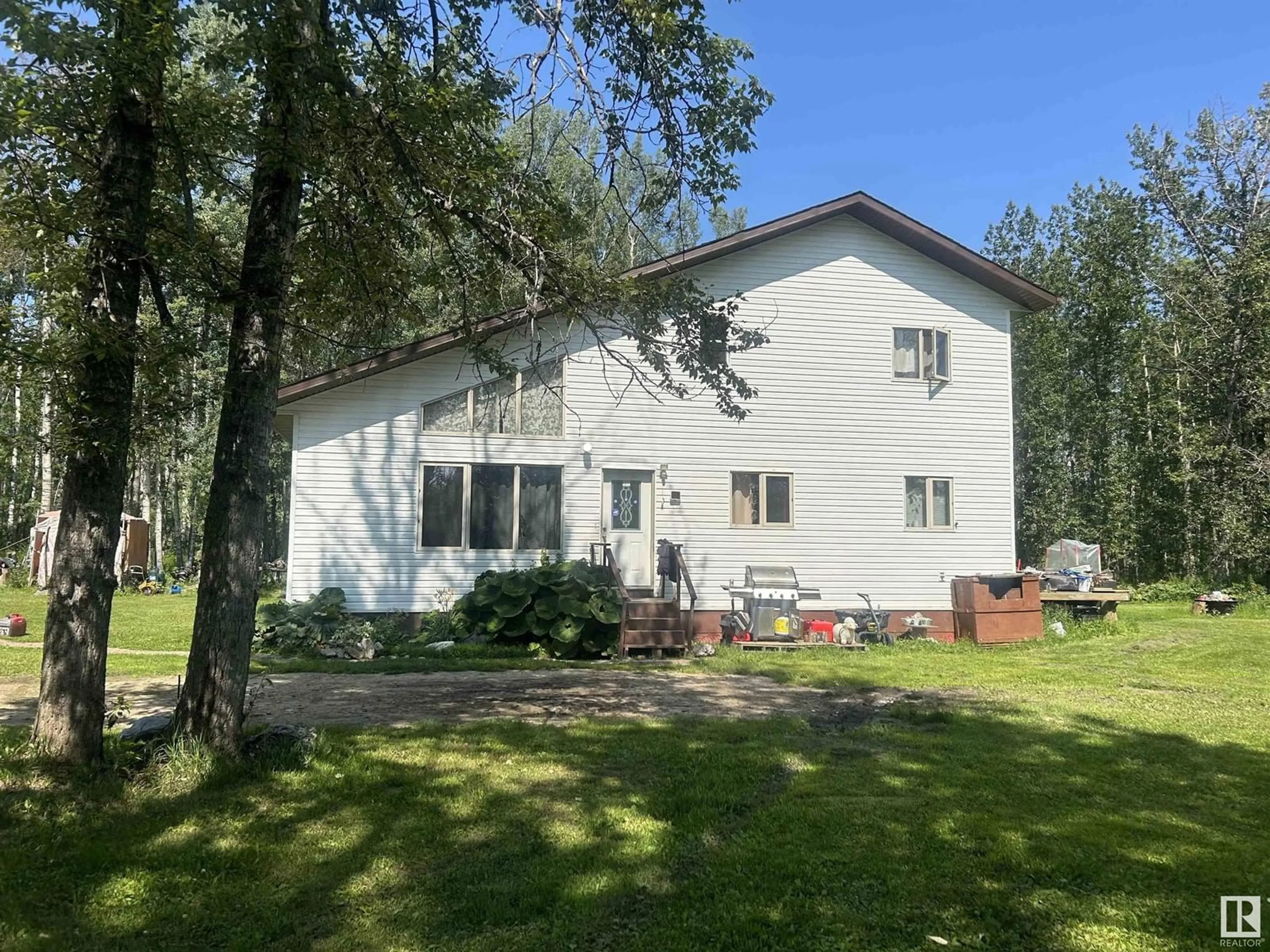 A pic from outside/outdoor area/front of a property/back of a property/a pic from drone, building for 53507 HWY 751, Rural Yellowhead Alberta T0E0T0