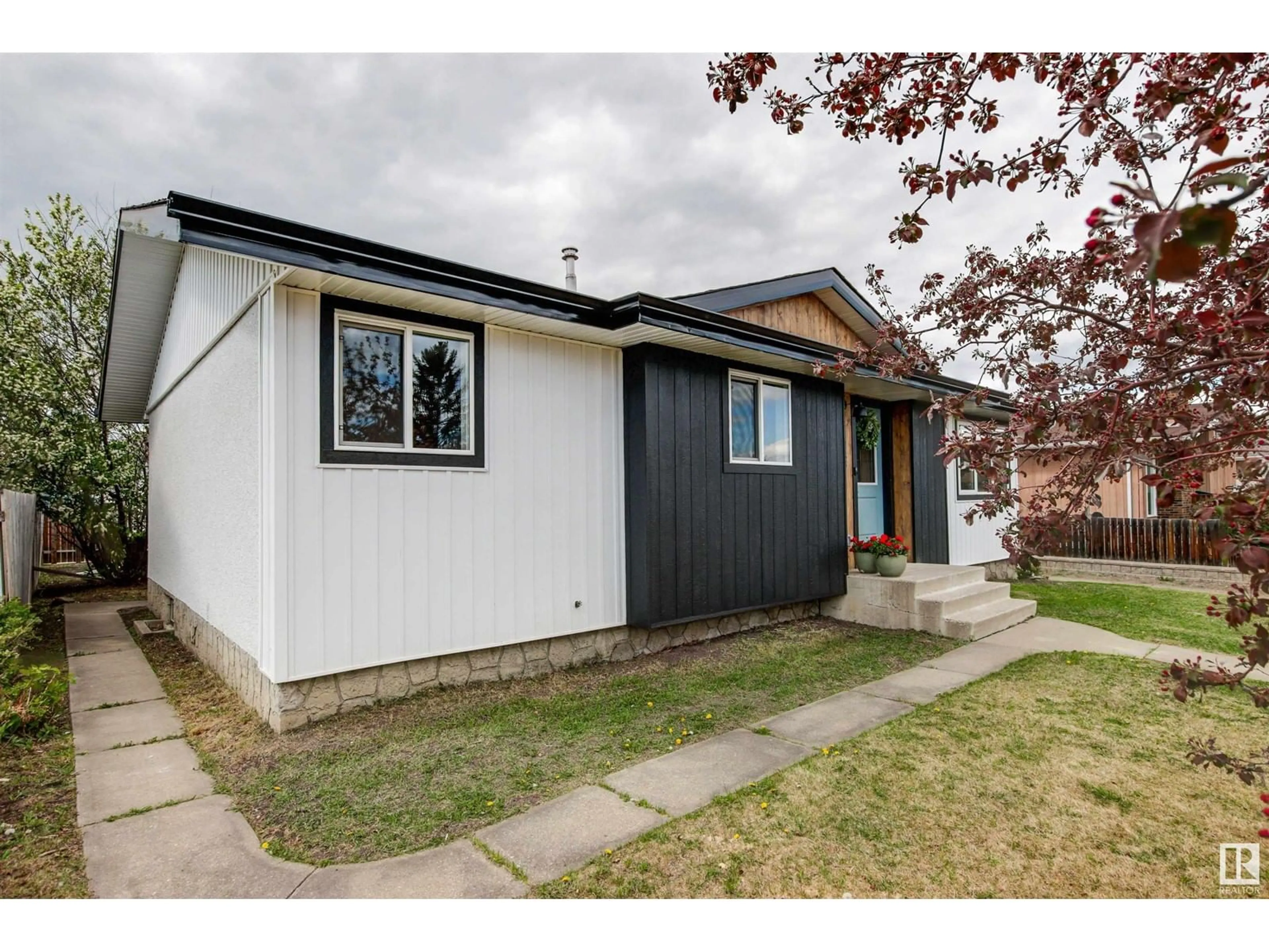 Unknown for 15228 116 ST, Edmonton Alberta T5X1J6