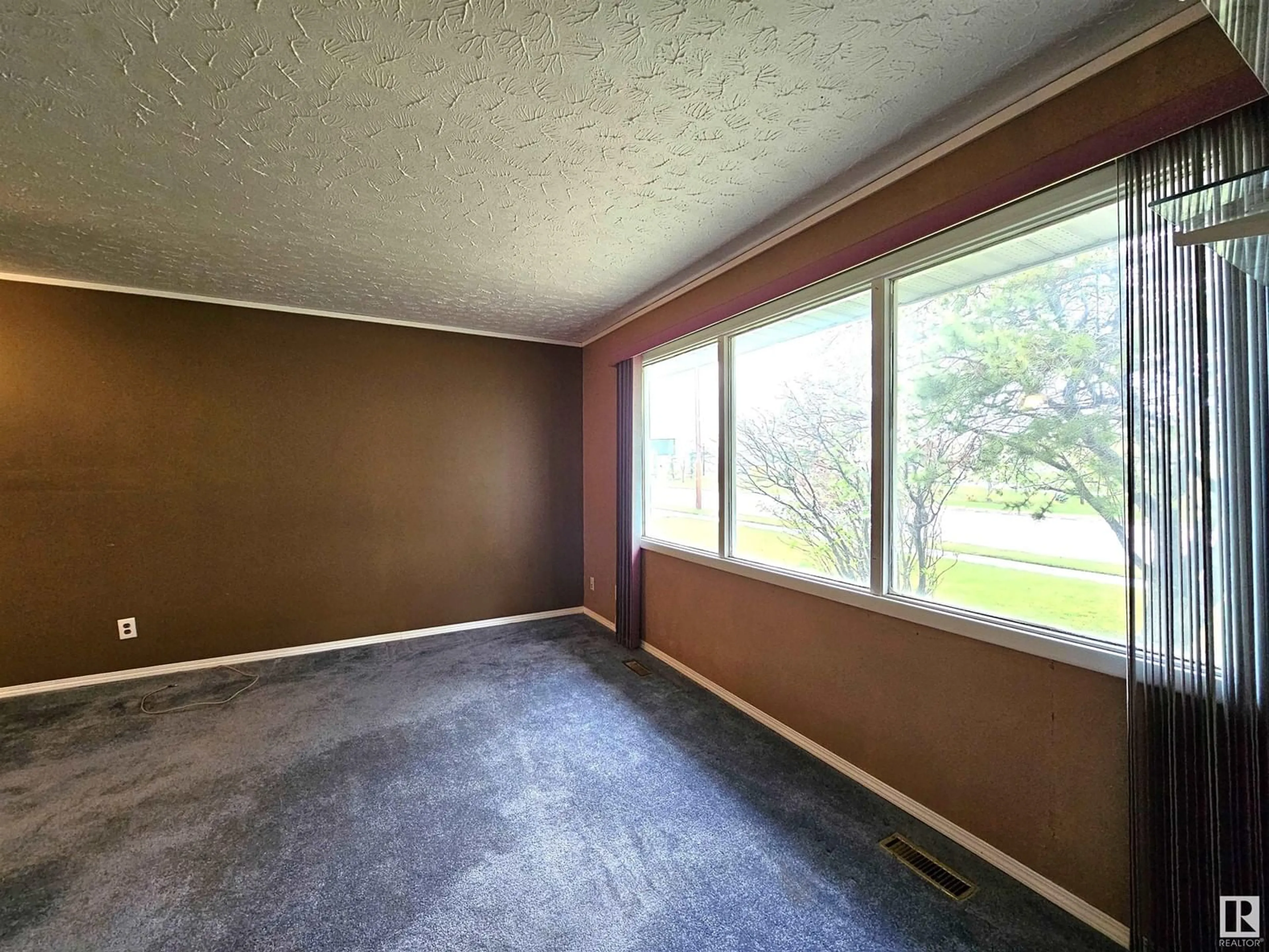 A pic of a room for 4725 44 ST, Drayton Valley Alberta T7A1H1