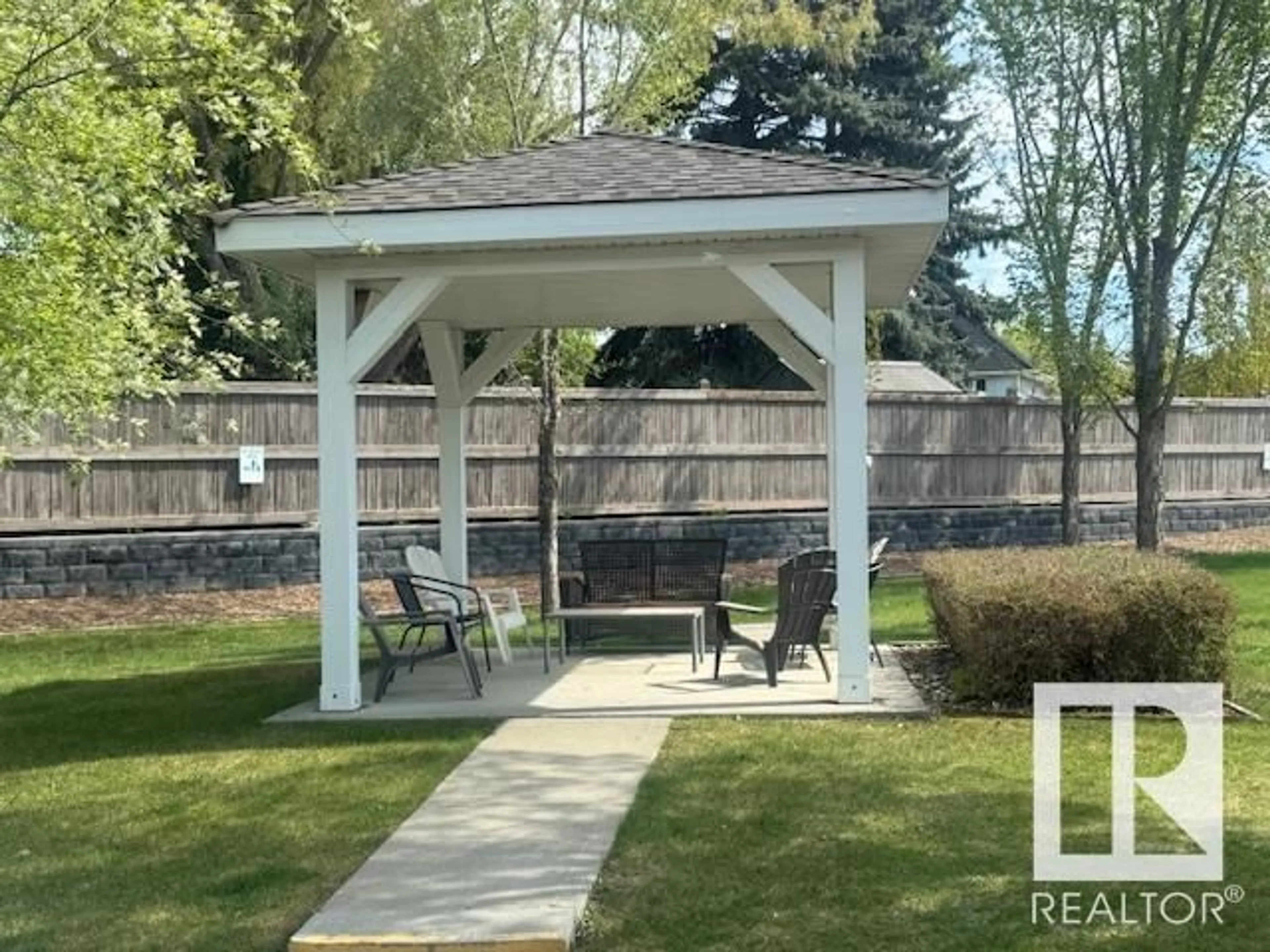 Patio, unknown for 58E BELLEROSE DR, St. Albert Alberta T8N1C5