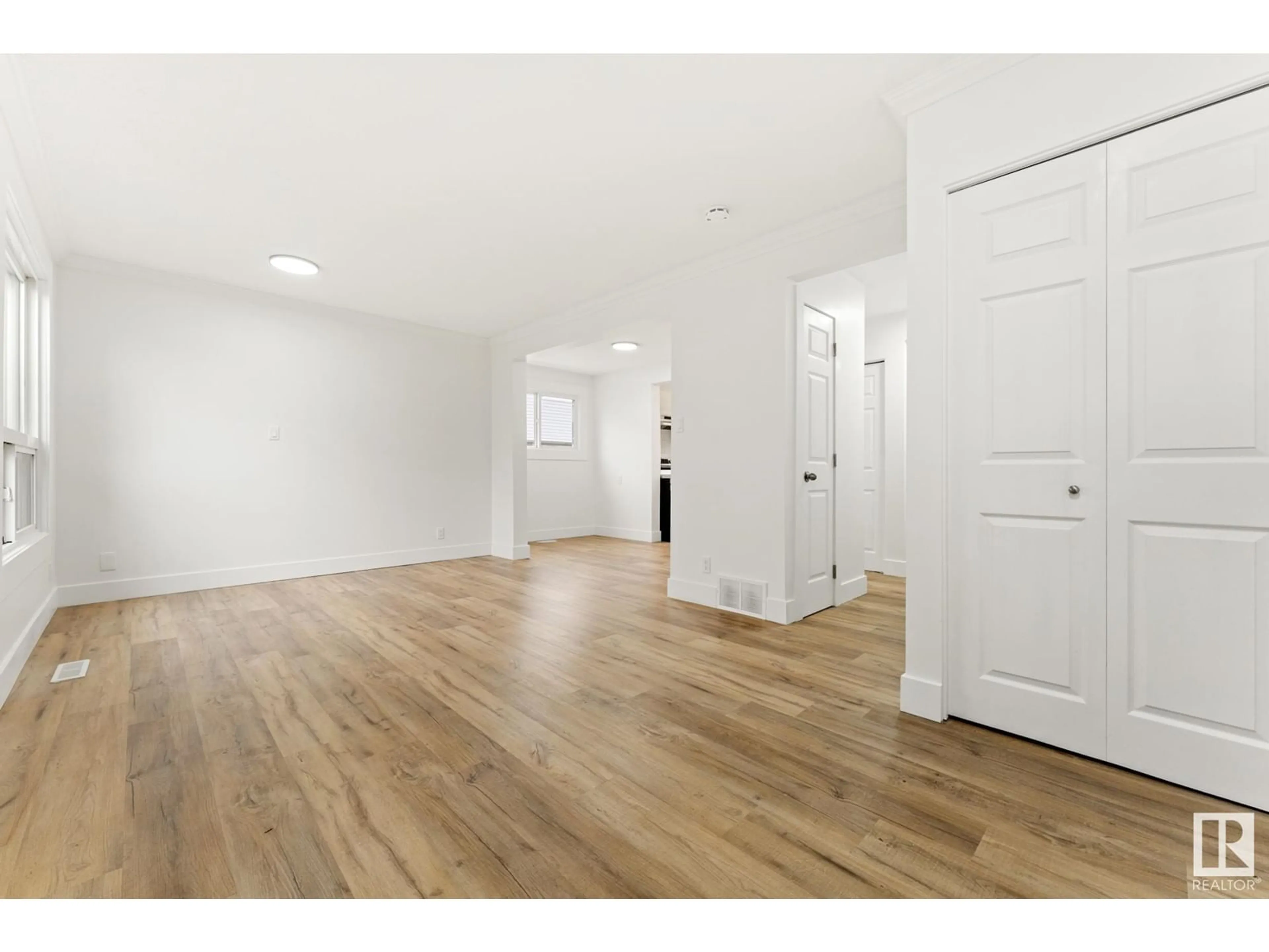 A pic of a room for 334 NORTHGATE TC, Edmonton Alberta T5E3E3