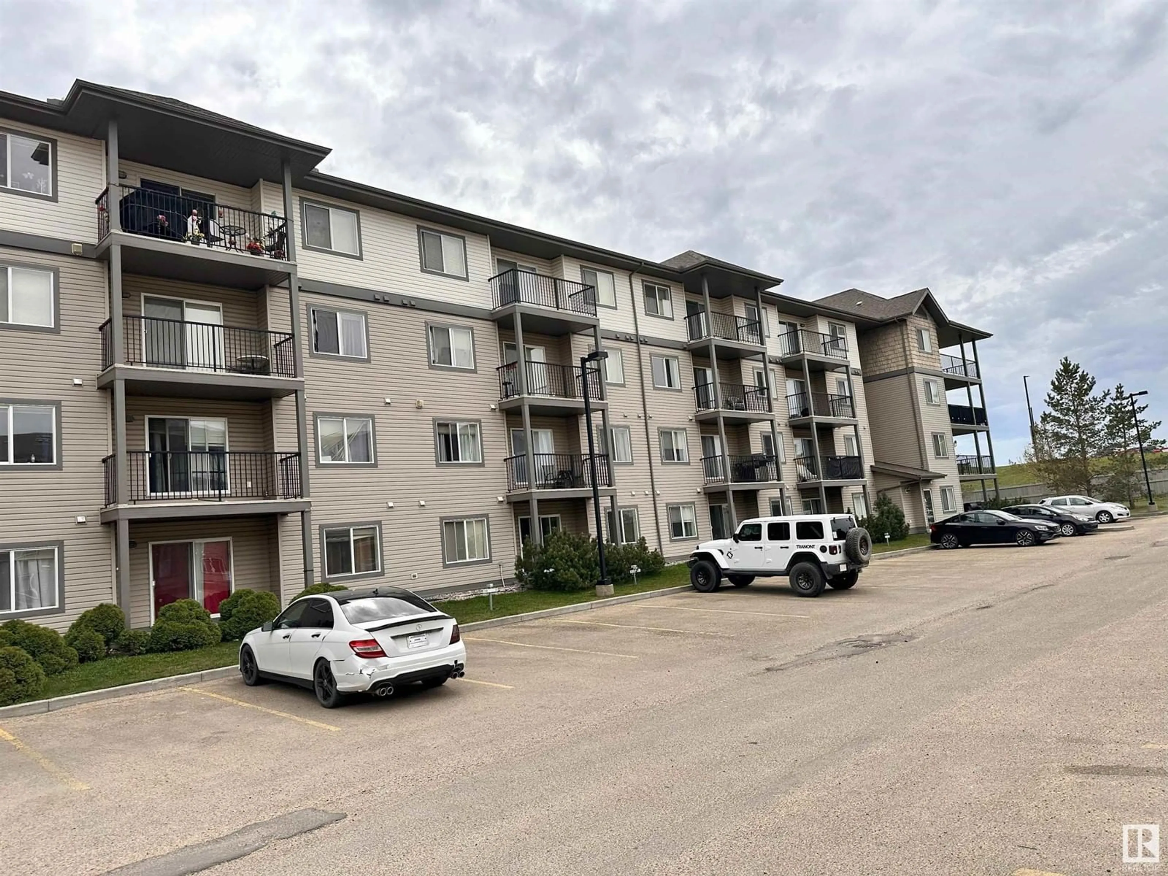 A pic from outside/outdoor area/front of a property/back of a property/a pic from drone, unknown for 309 - 317 CLAREVIEW STATION DR, Edmonton Alberta T5Y0C5