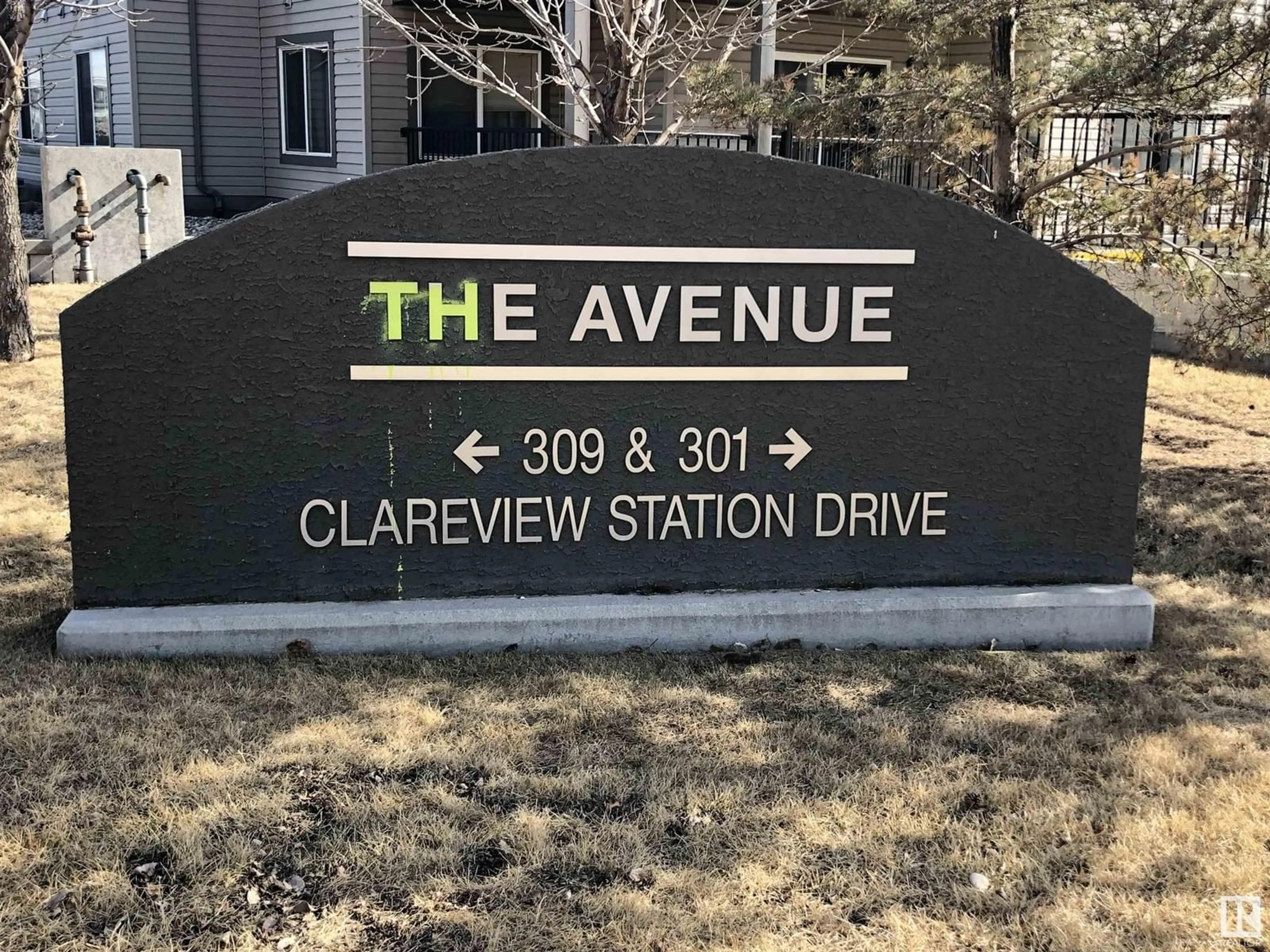 Indoor foyer for 309 - 317 CLAREVIEW STATION DR, Edmonton Alberta T5Y0C5