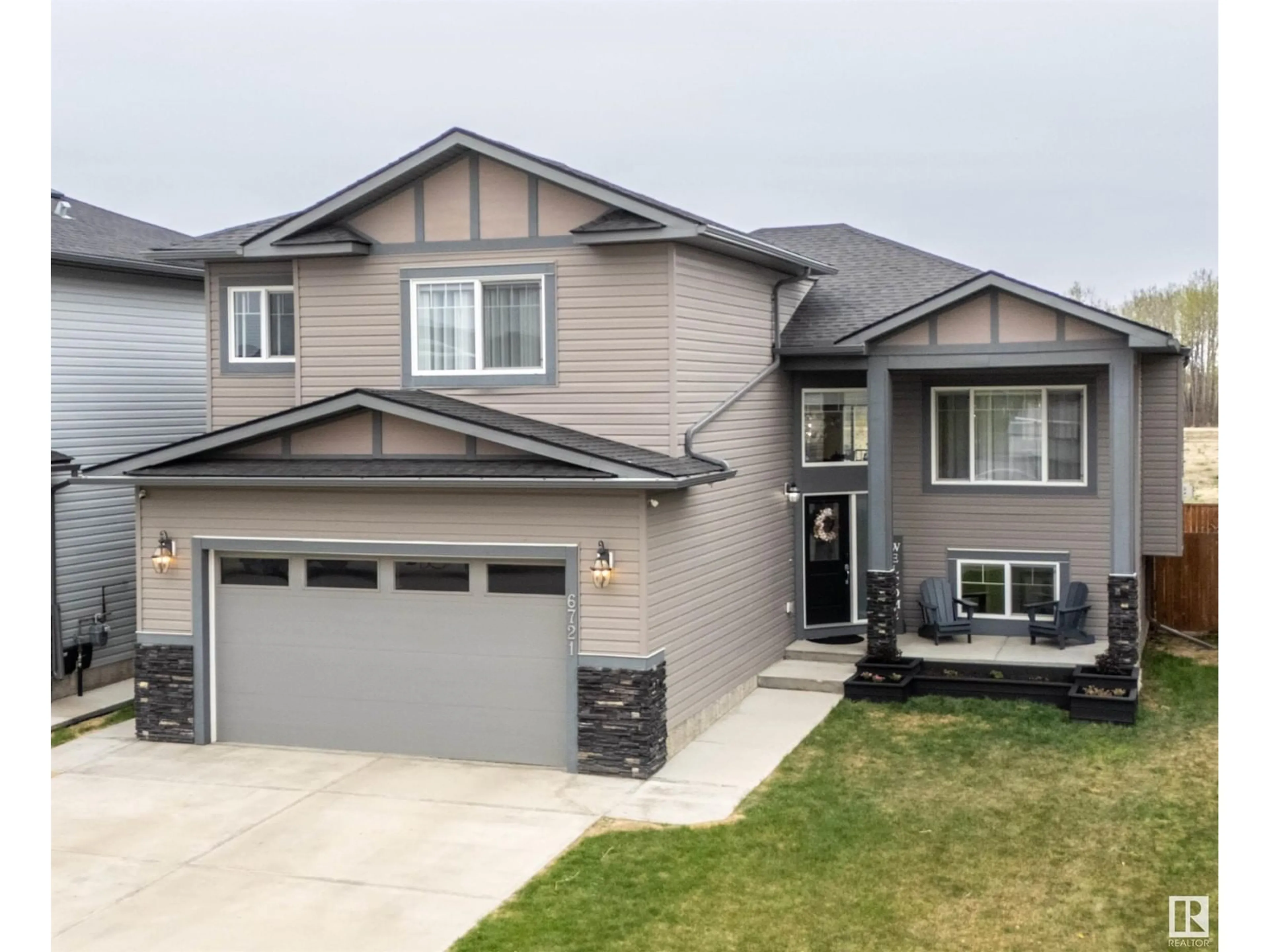 Home with vinyl exterior material, street for 6721 TRI CITY WY, Cold Lake Alberta T9M0L2