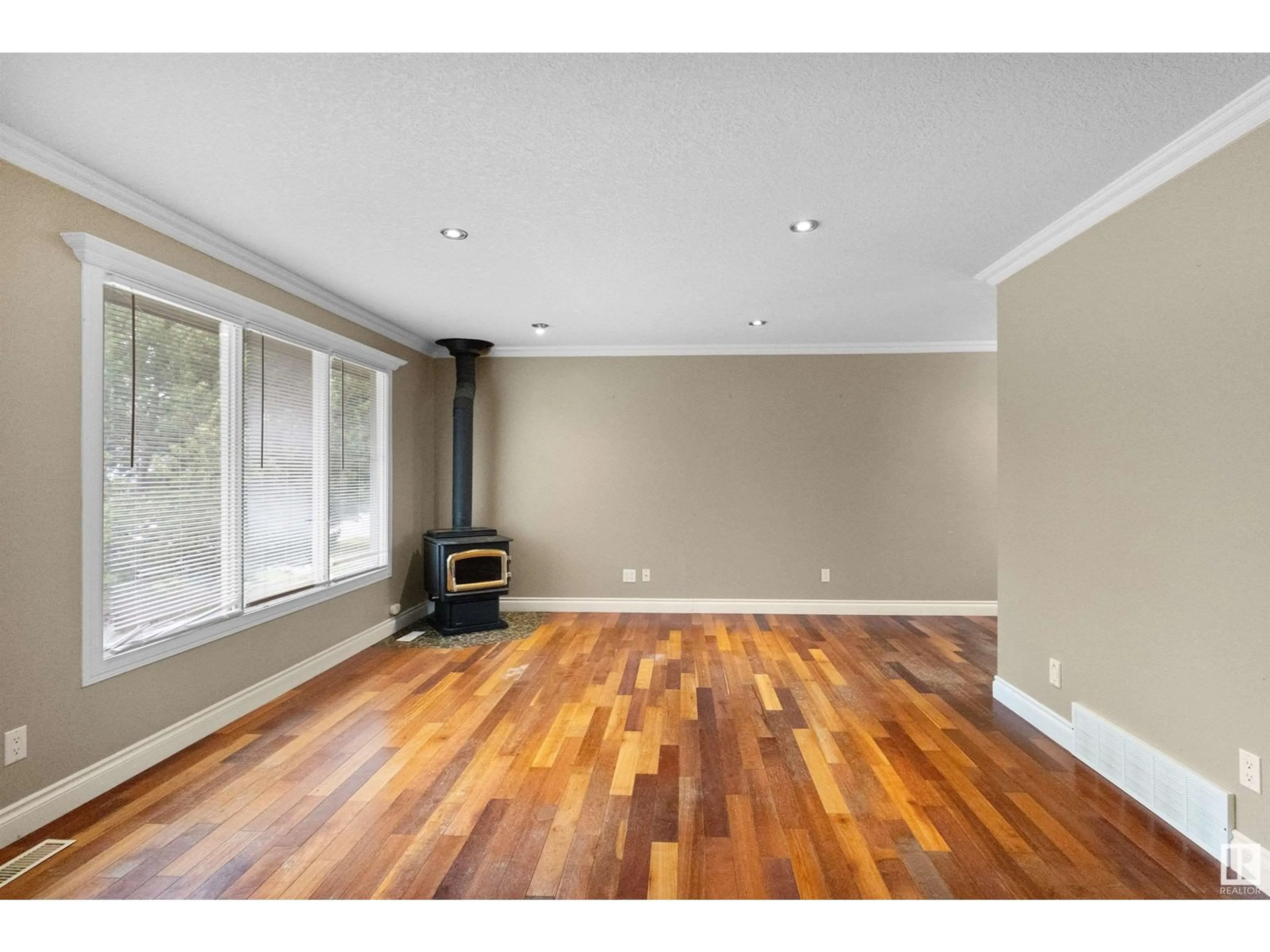 A pic of a room for 23 MILLER AV, Spruce Grove Alberta T7X2N3