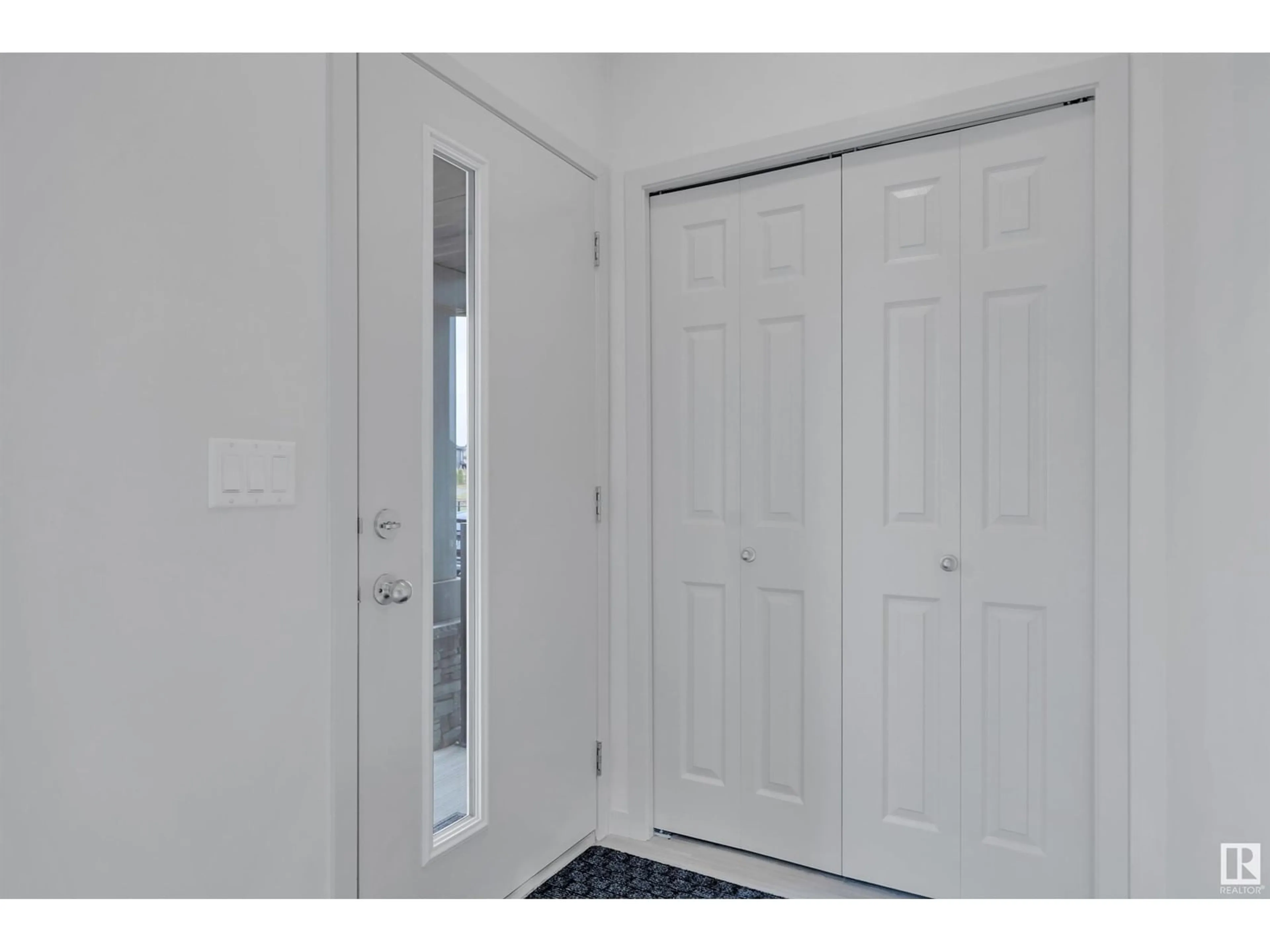 Indoor entryway for 9449 COLAK LN, Edmonton Alberta T6W5G7