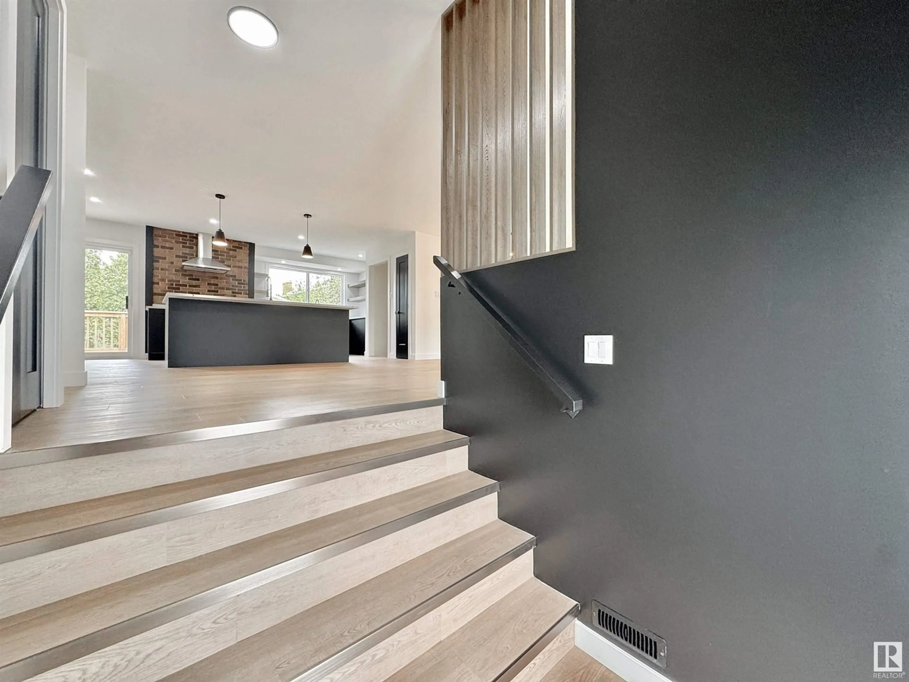 Stairs for 20 GILBY ST, Sherwood Park Alberta T8A2X2