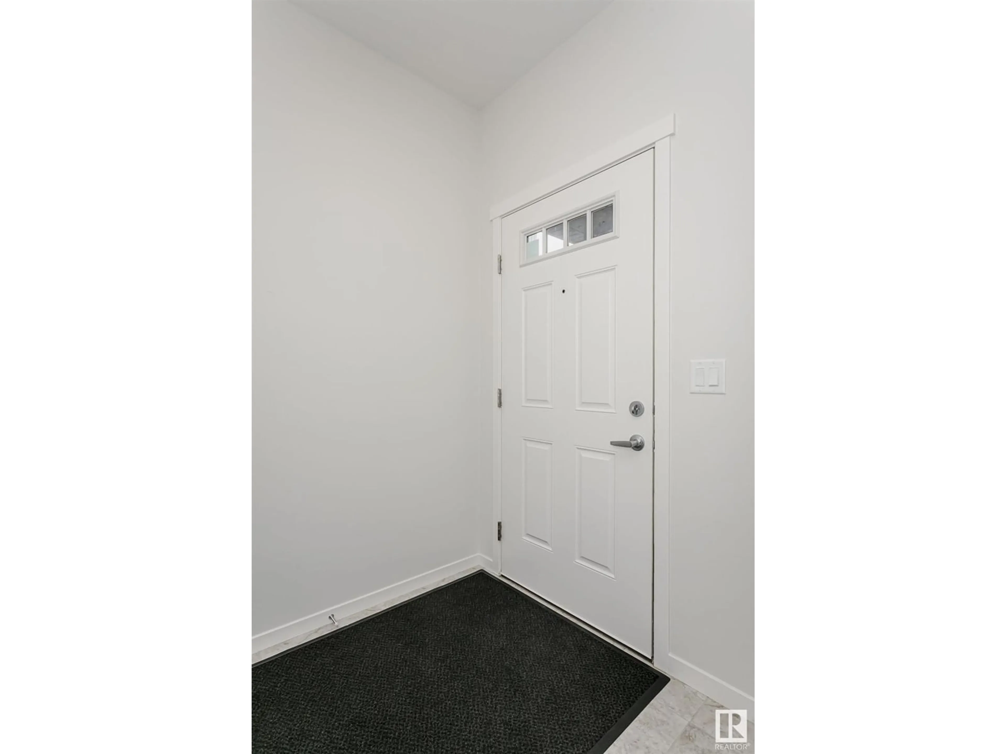 Indoor entryway for 7575 176 AV, Edmonton Alberta T5Z0R3