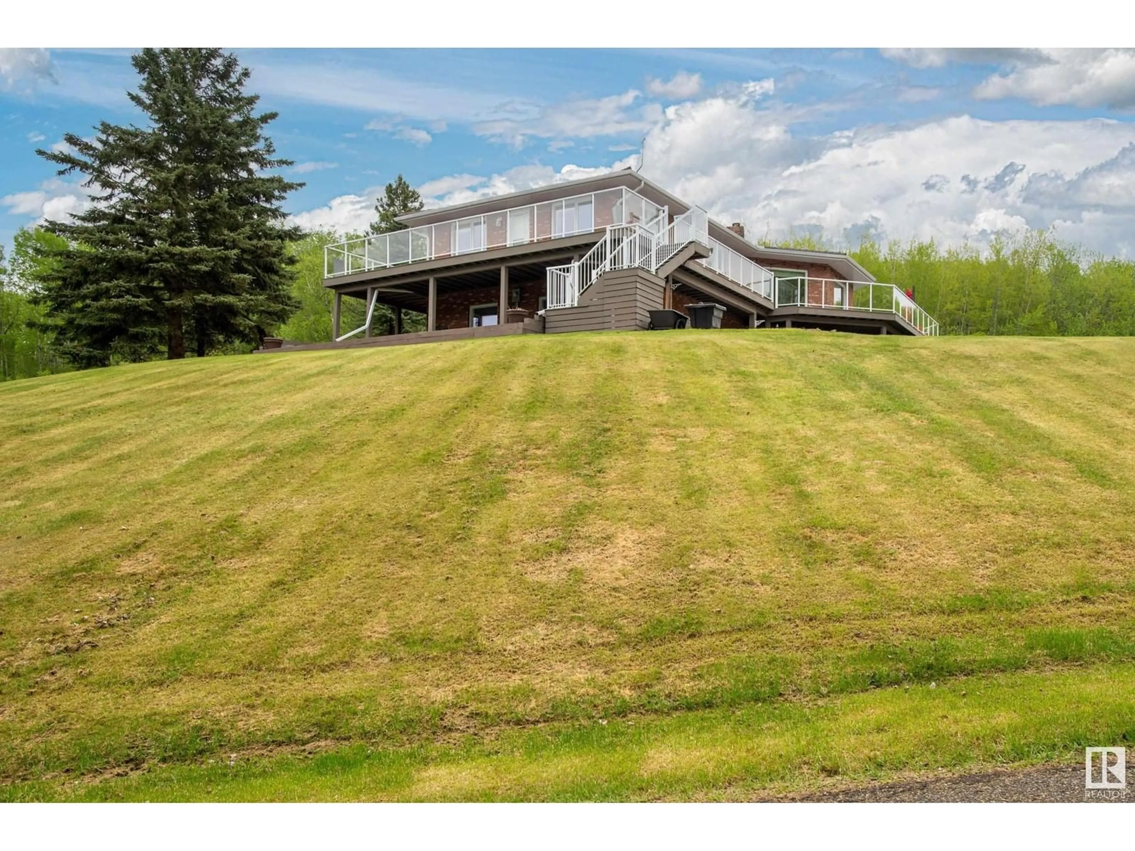A pic from outside/outdoor area/front of a property/back of a property/a pic from drone, unknown for 53314 - 19 RR 20, Rural Parkland County Alberta T7Y0C4
