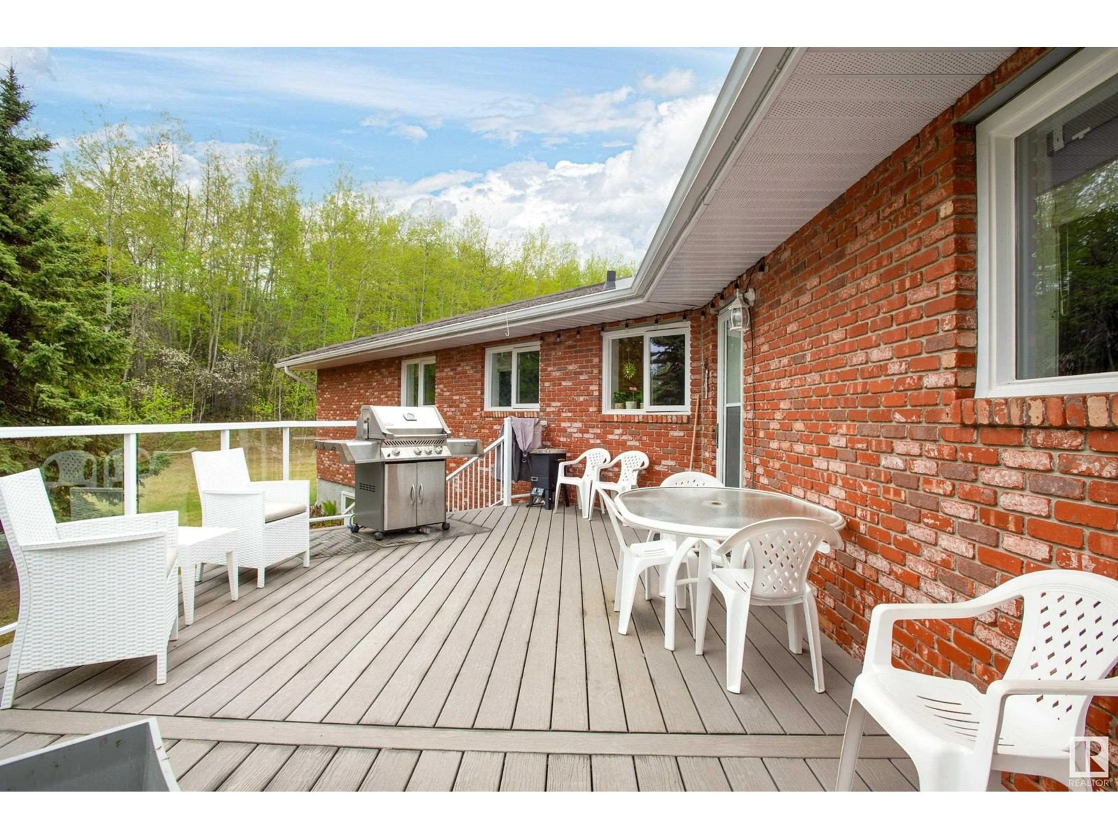 Patio, unknown for 53314 - 19 RR 20, Rural Parkland County Alberta T7Y0C4