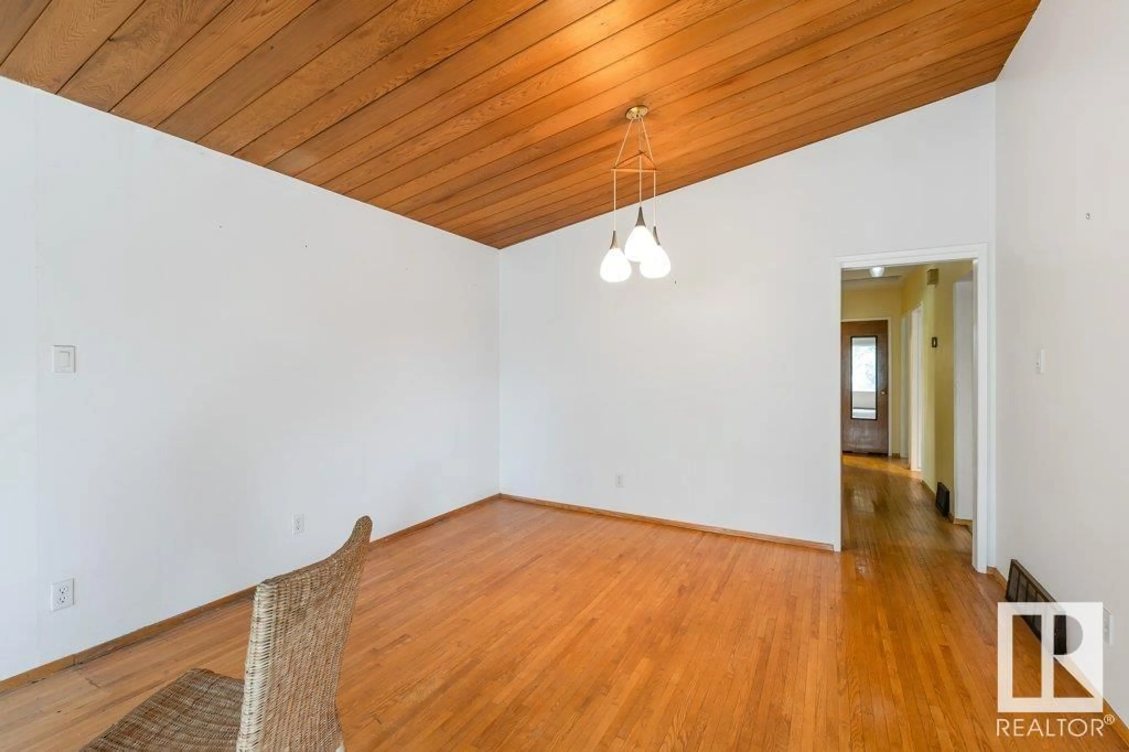A pic of a room for 11404 44 AV, Edmonton Alberta T6J0Z2