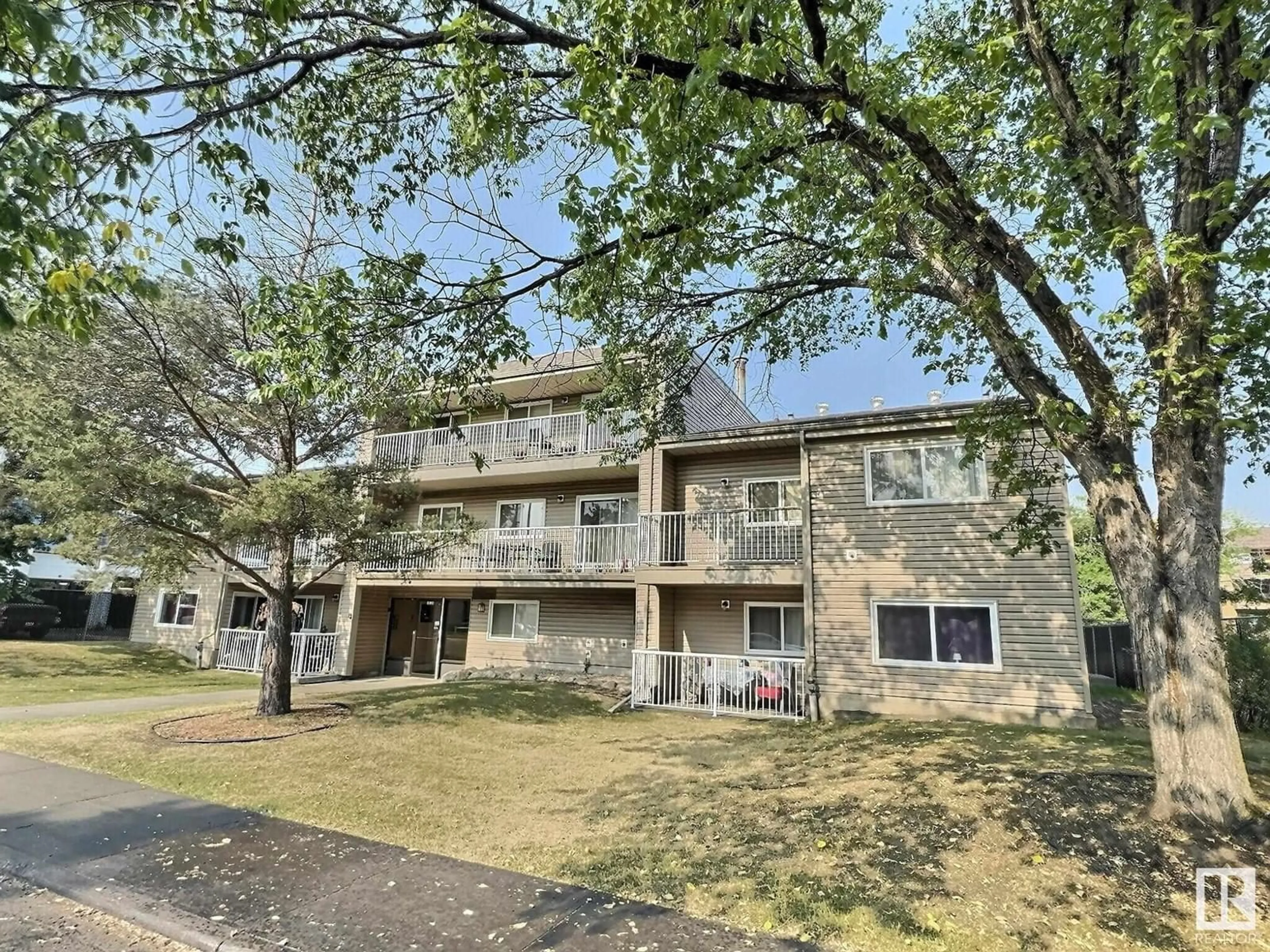 A pic from outside/outdoor area/front of a property/back of a property/a pic from drone, unknown for 202 - 10124 159 ST, Edmonton Alberta T5P2Z9