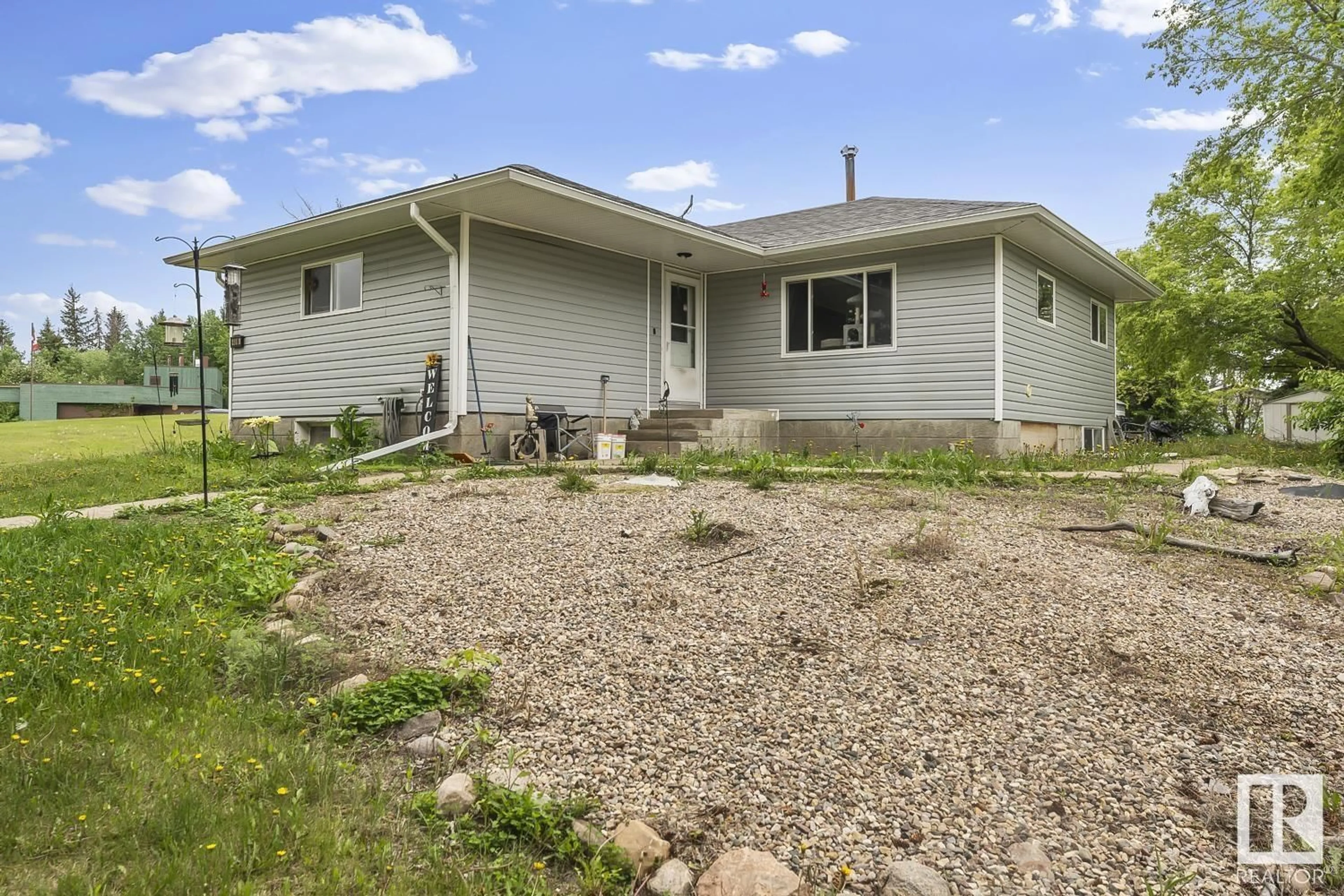 A pic from outside/outdoor area/front of a property/back of a property/a pic from drone, street for 4806 52 ST, Glendon Alberta T0A1P0