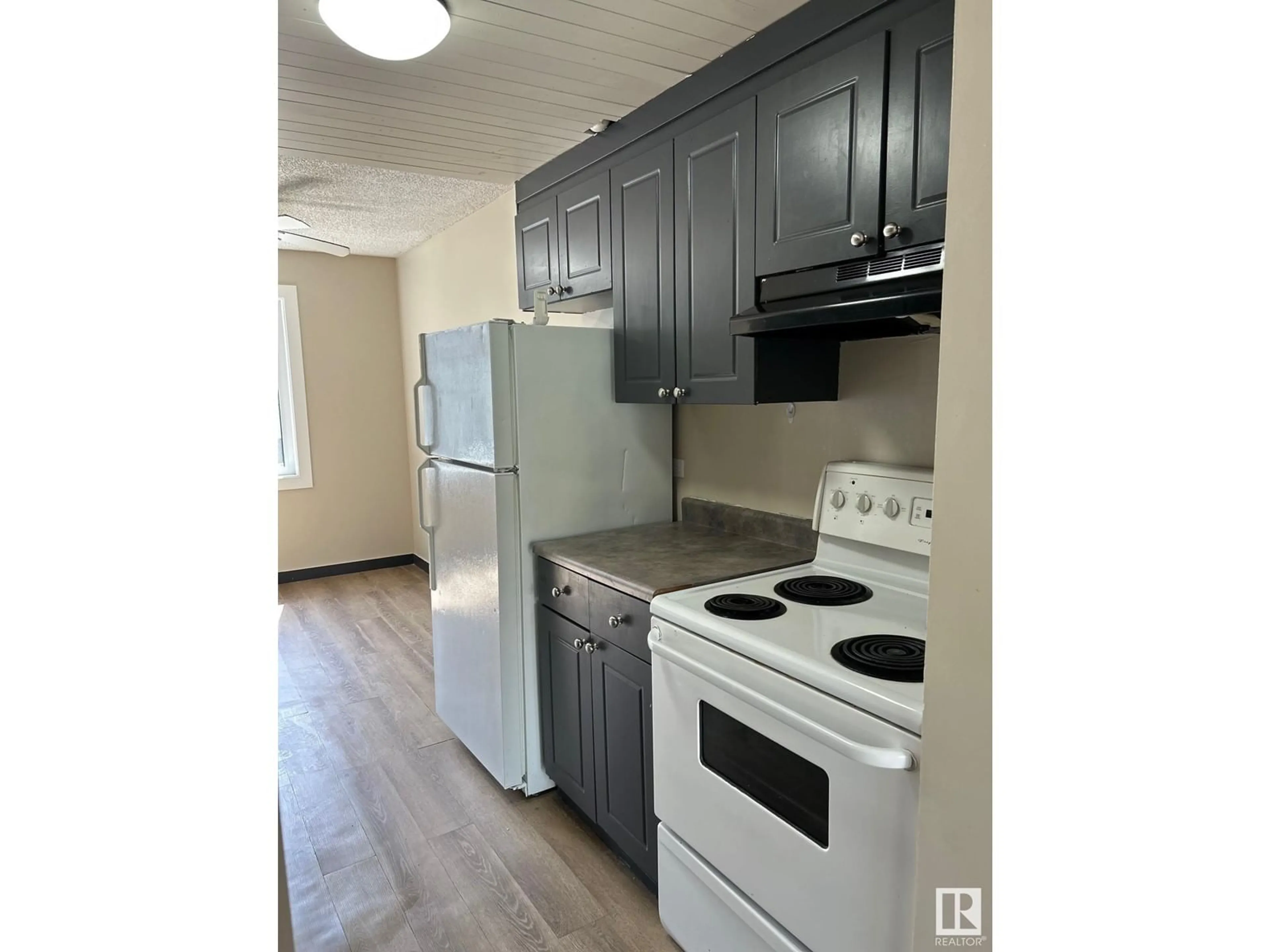 Standard kitchen, unknown for 260 - 3307 116A AV, Edmonton Alberta T5W5J9