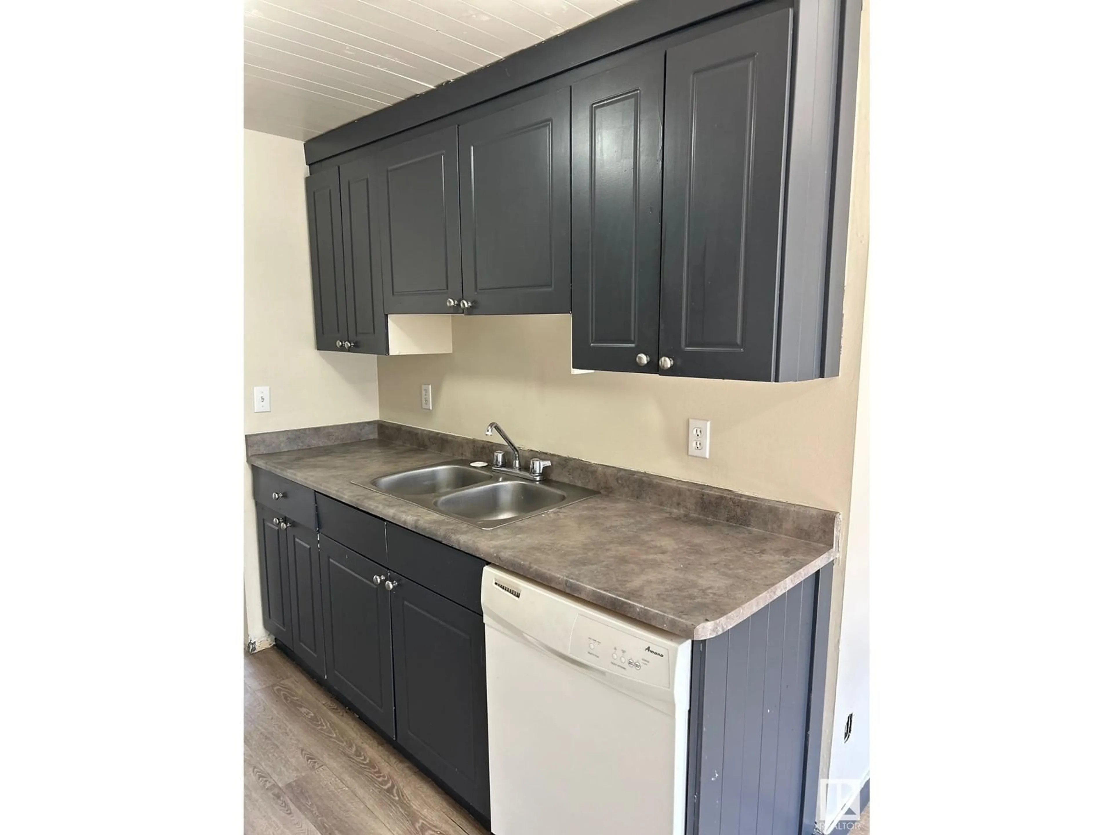 Standard kitchen, unknown for 260 - 3307 116A AV, Edmonton Alberta T5W5J9