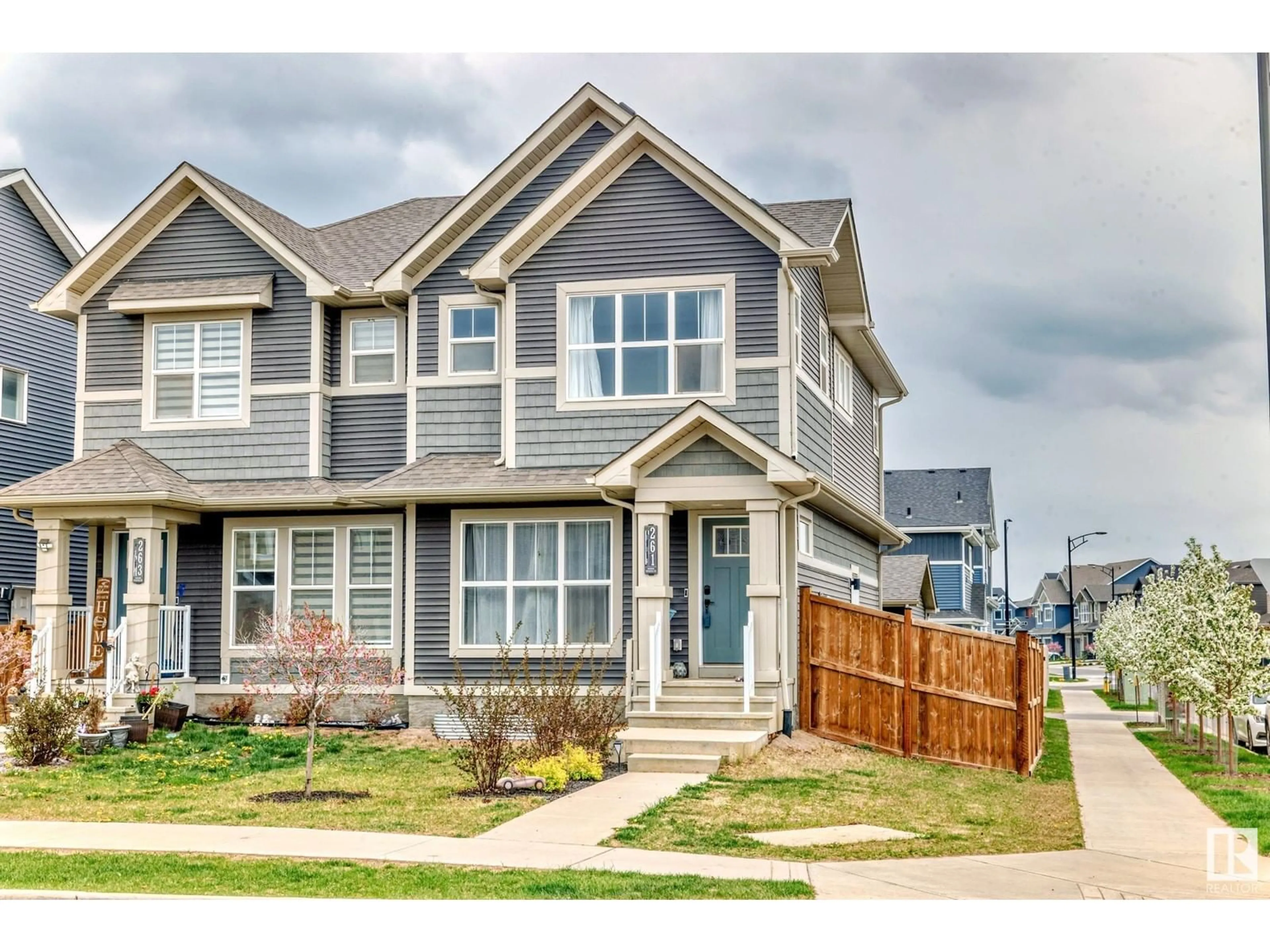 Home with vinyl exterior material, street for 261 ORCHARDS BV, Edmonton Alberta T6X2Y6