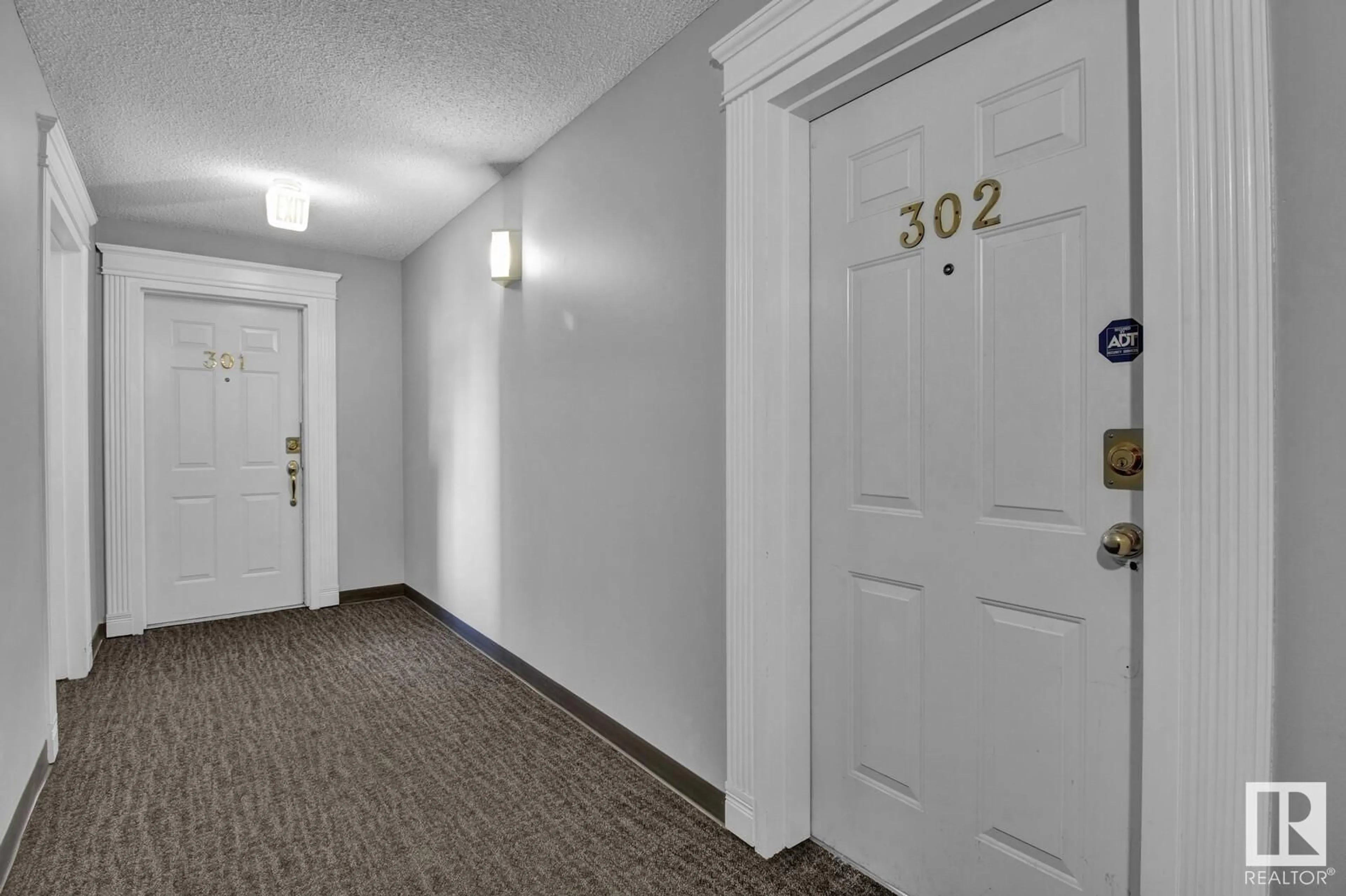 Indoor foyer for 302 - 10320 113 ST NW, Edmonton Alberta T5K1P6