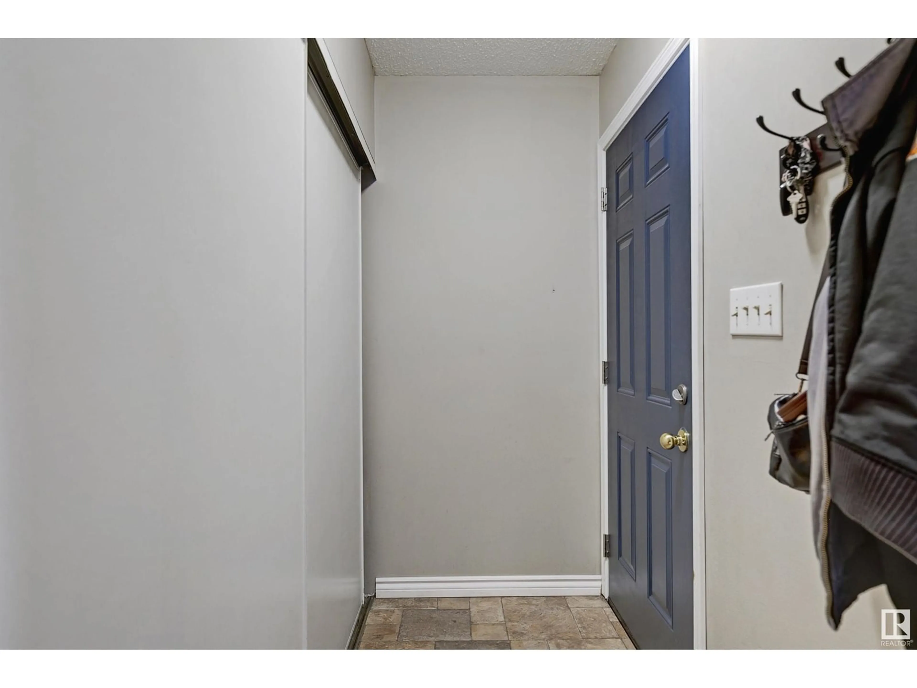 Indoor entryway for 323 - 10404 24 AV, Edmonton Alberta T6J4J7