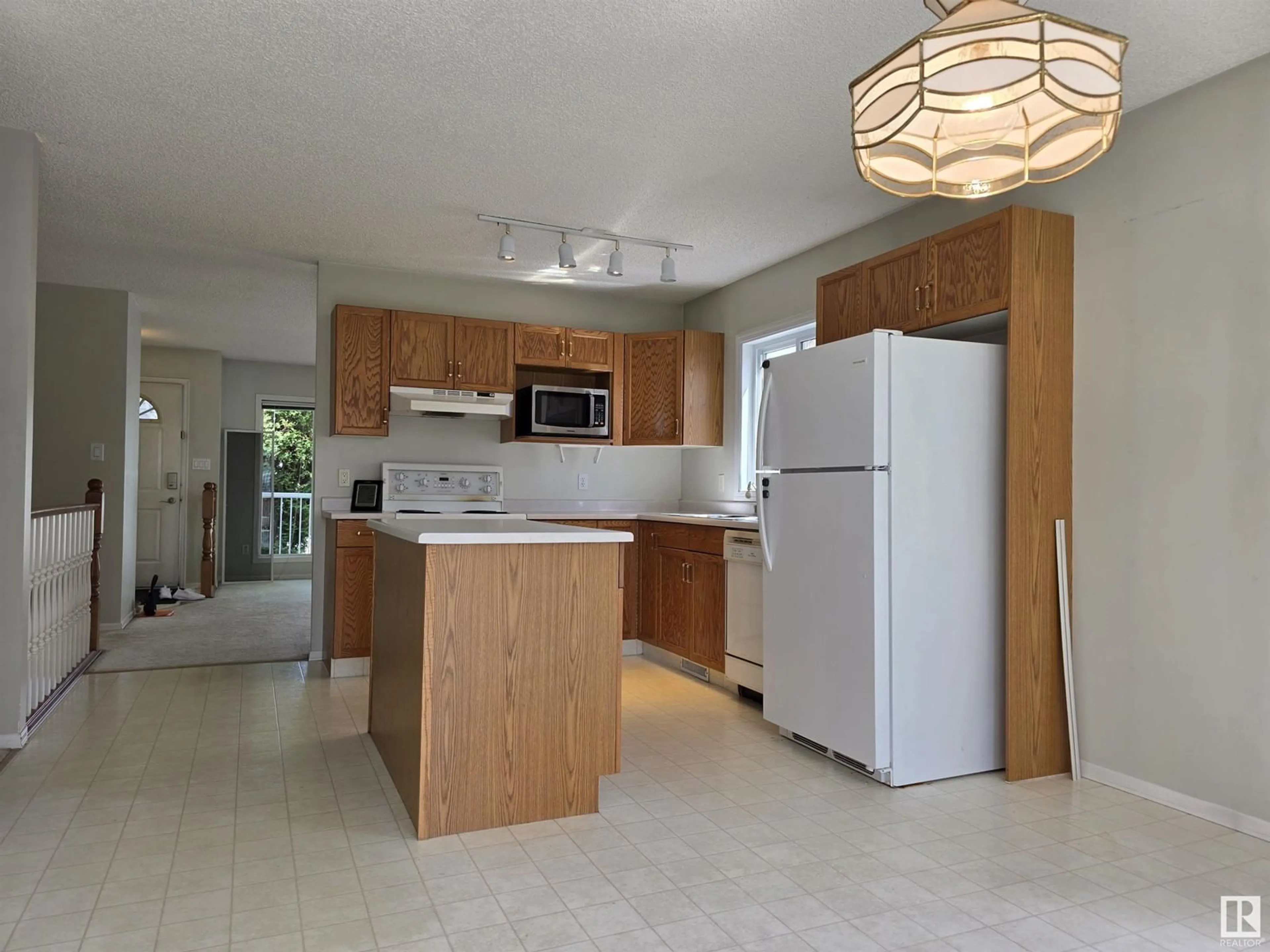 Open concept kitchen, ceramic/tile floor for 14 WESTMEWS CR, Fort Saskatchewan Alberta T8L3X7