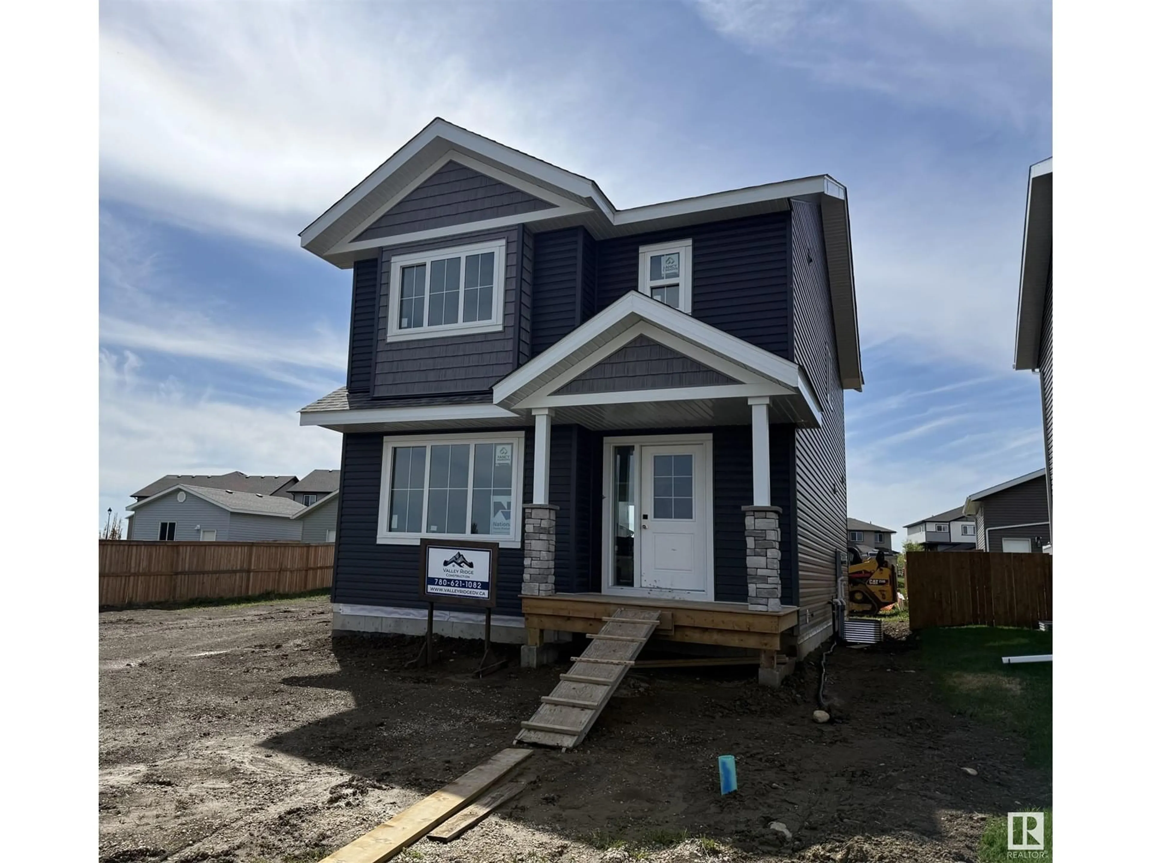 Home with vinyl exterior material, building for 4021 42 AV, Drayton Valley Alberta T7A0B5