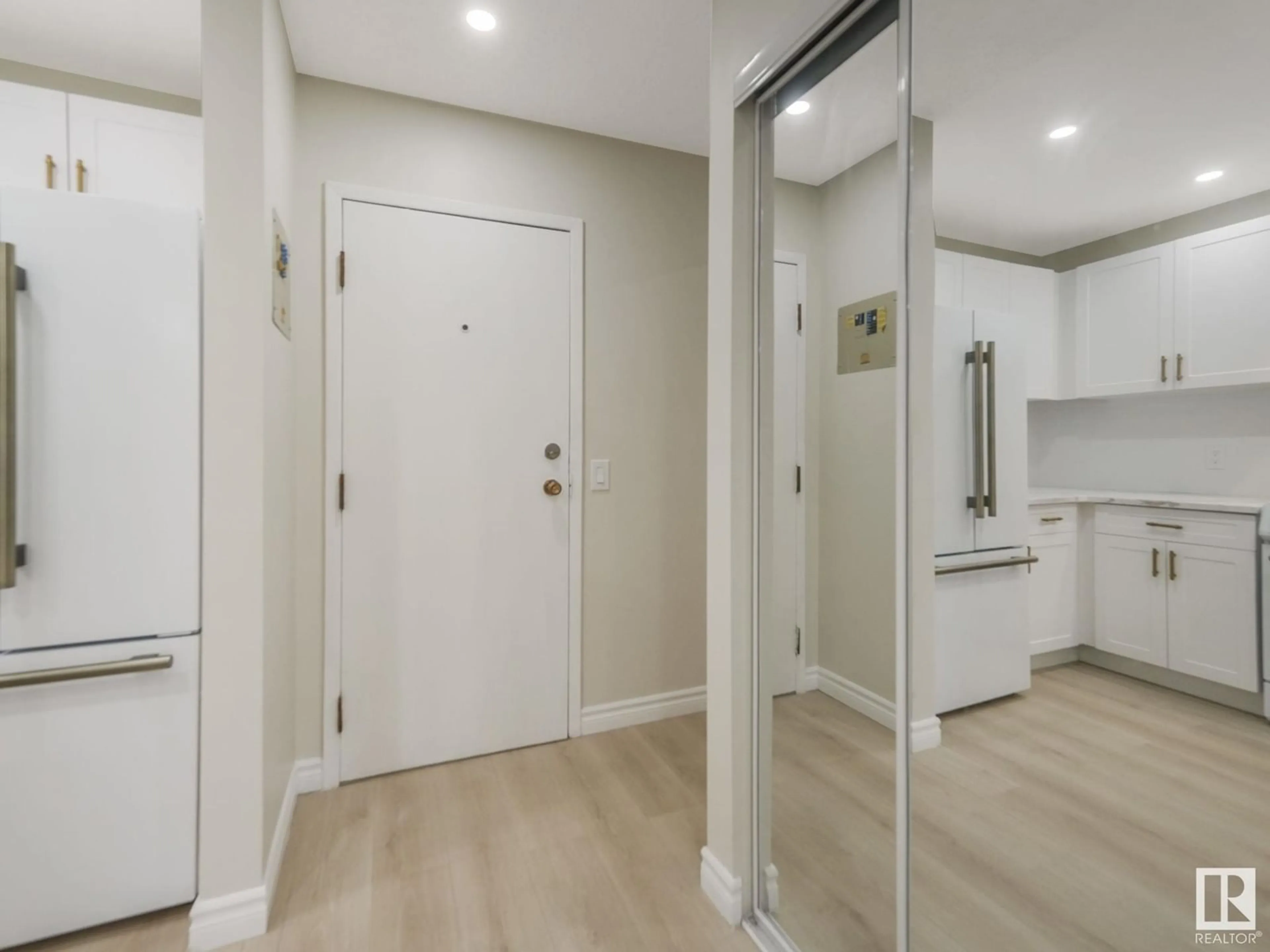 Indoor entryway for #303 - 14908 26 ST, Edmonton Alberta T5Y2G4