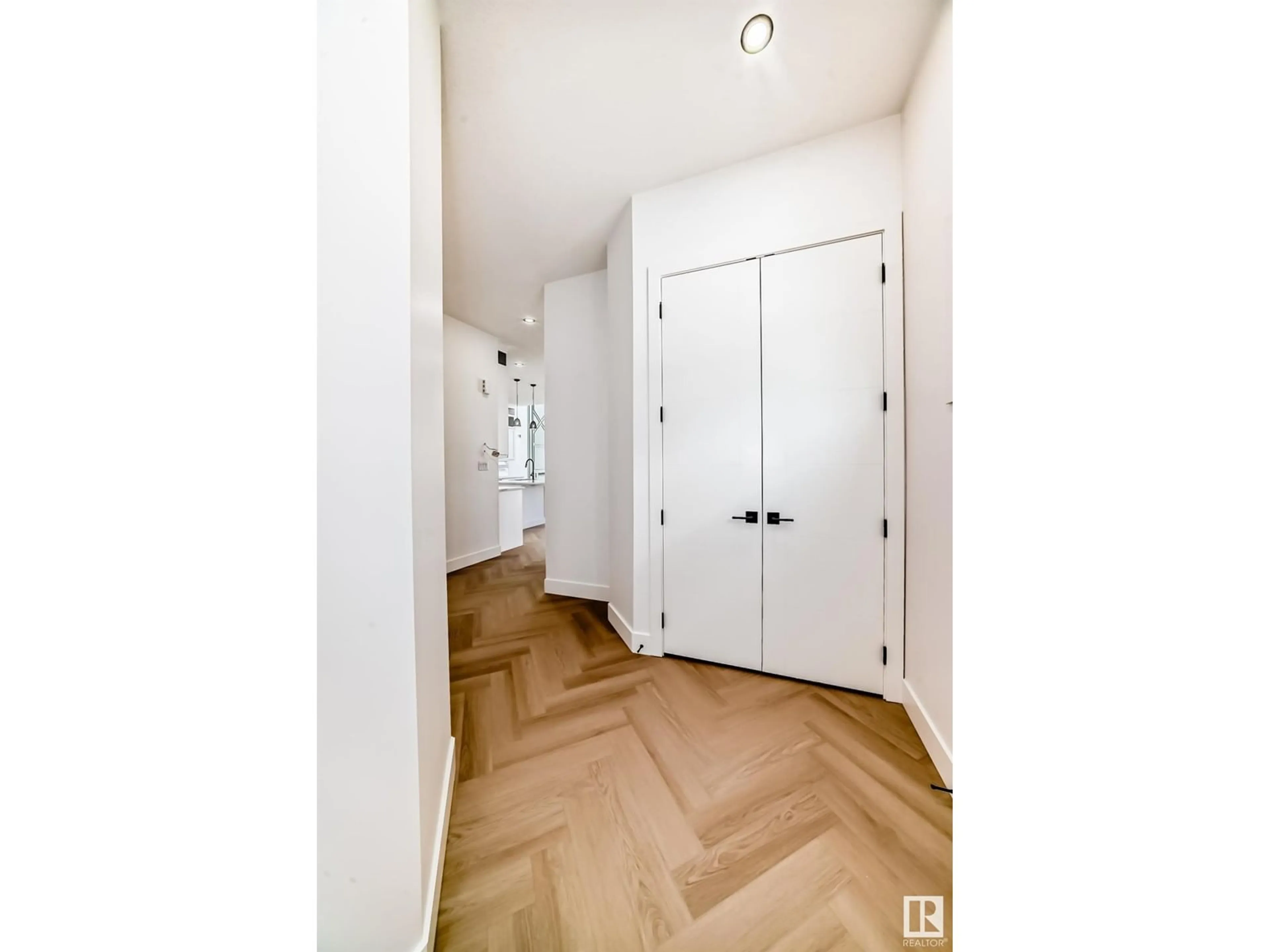 Indoor entryway for SW - 7222 KIVIAQ LI, Edmonton Alberta T6W5R3