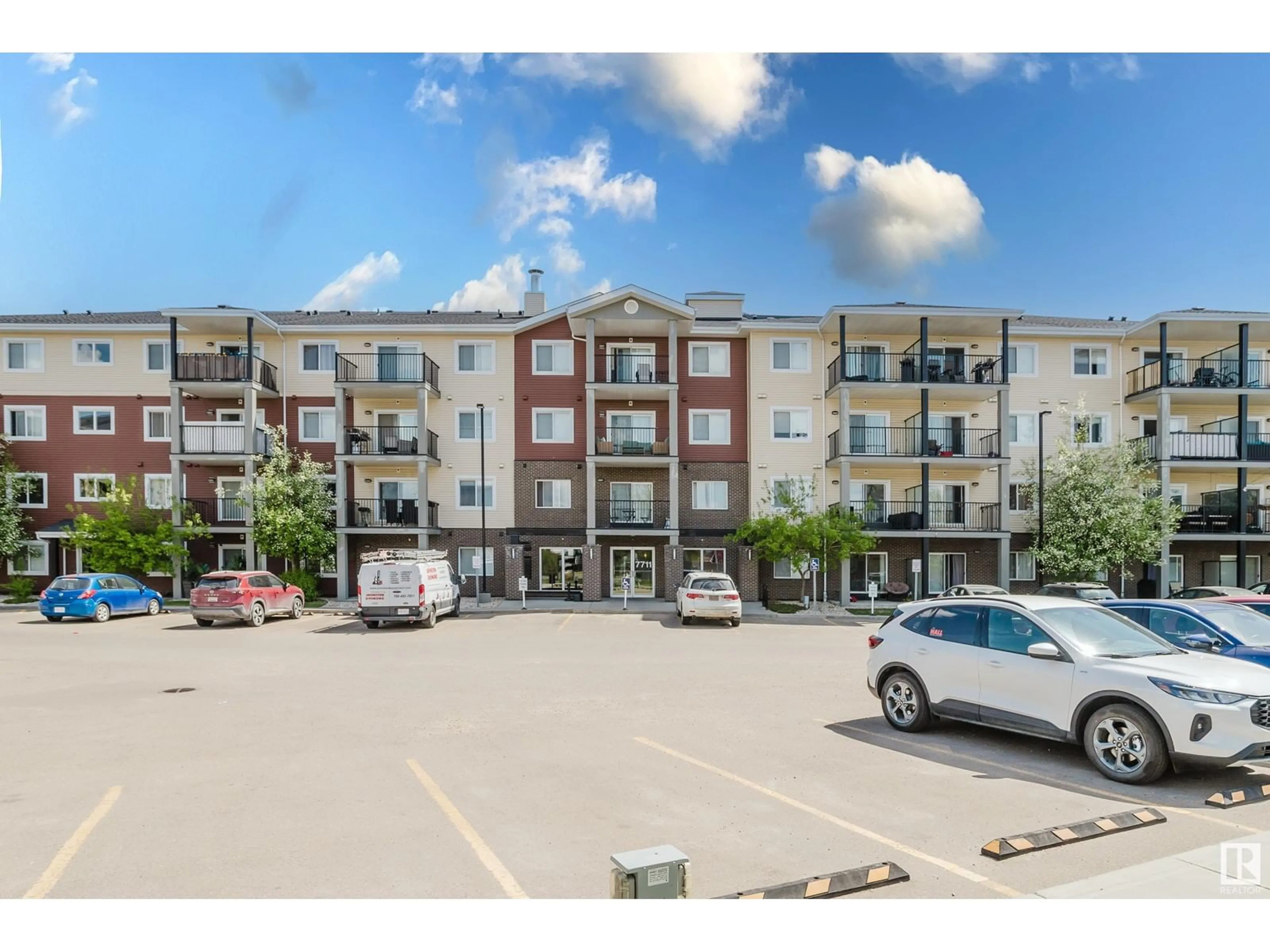A pic from outside/outdoor area/front of a property/back of a property/a pic from drone, street for 217 - 7711 71 ST, Edmonton Alberta T6B3W3
