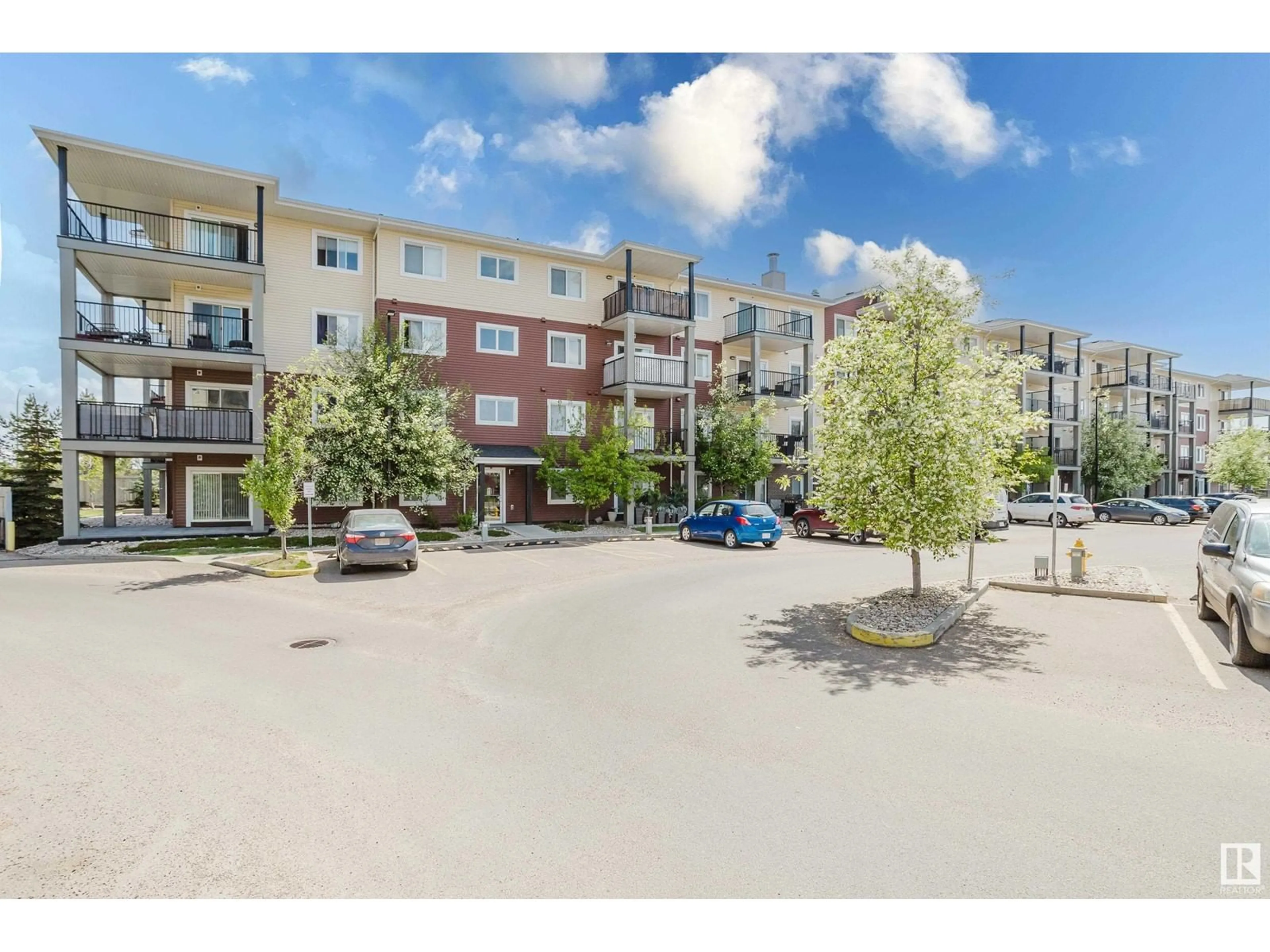 A pic from outside/outdoor area/front of a property/back of a property/a pic from drone, street for 217 - 7711 71 ST, Edmonton Alberta T6B3W3