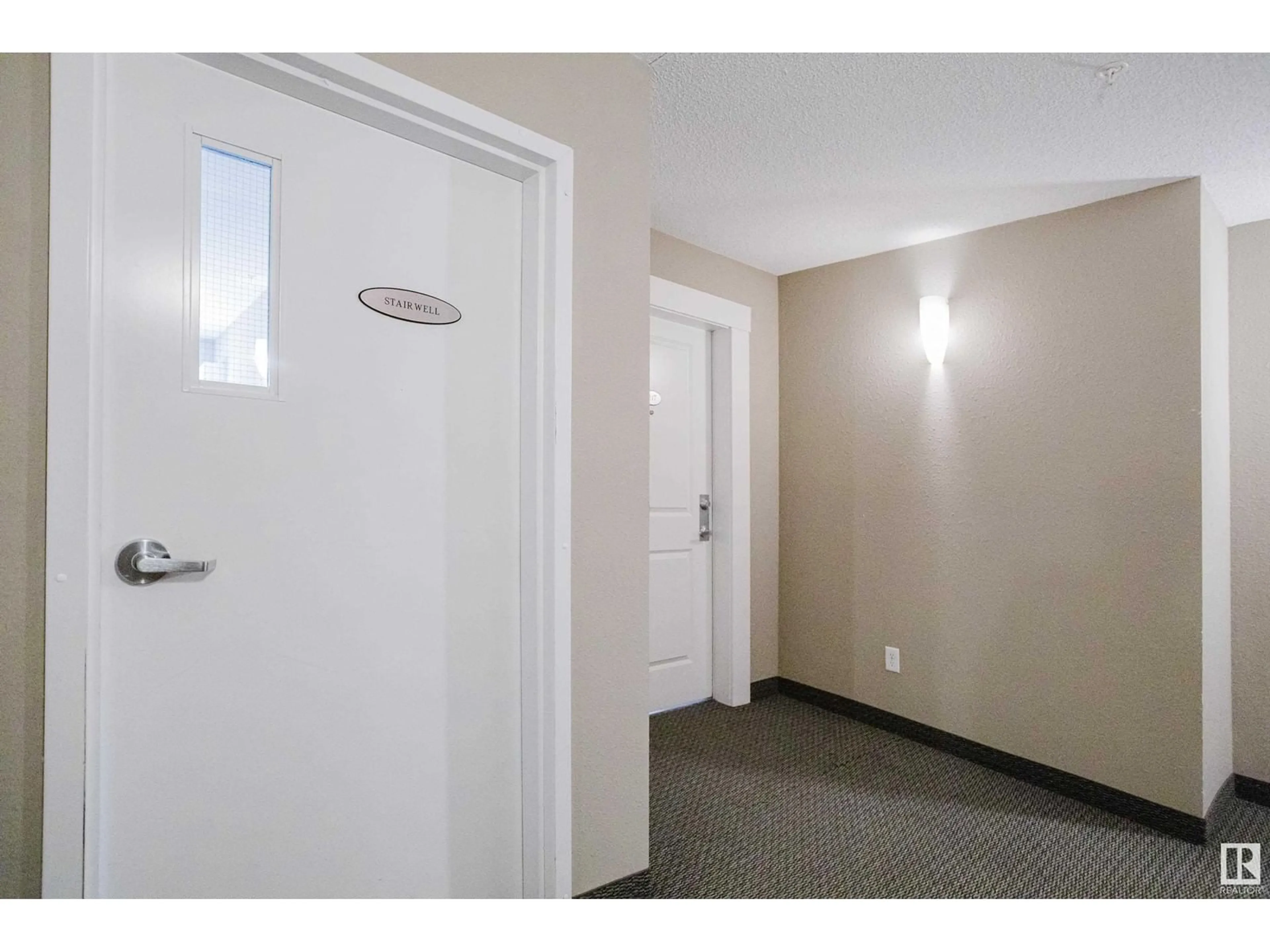Indoor foyer for 217 - 7711 71 ST, Edmonton Alberta T6B3W3