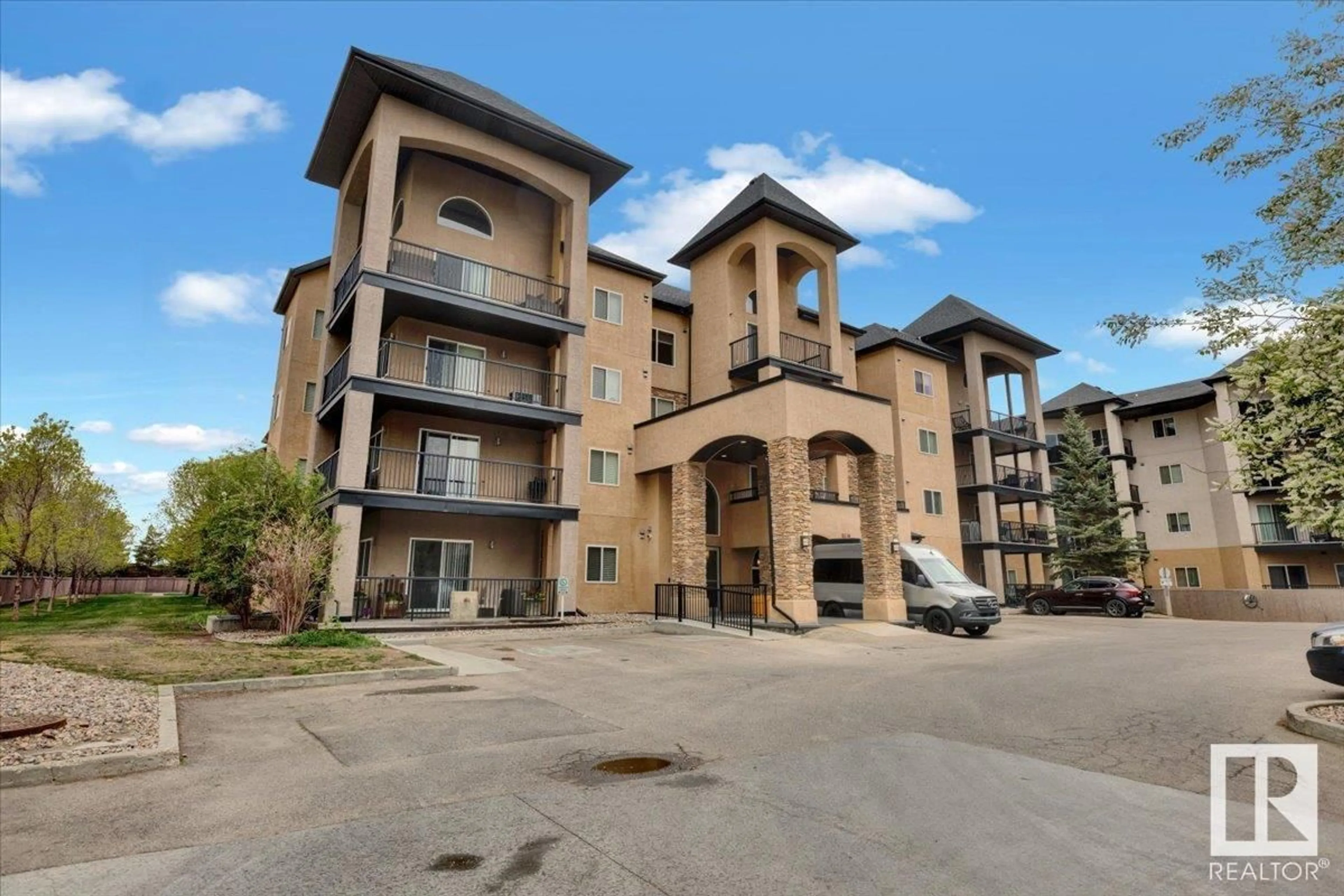 A pic from outside/outdoor area/front of a property/back of a property/a pic from drone, building for #405 - 14604 125 ST, Edmonton Alberta T5X0B4