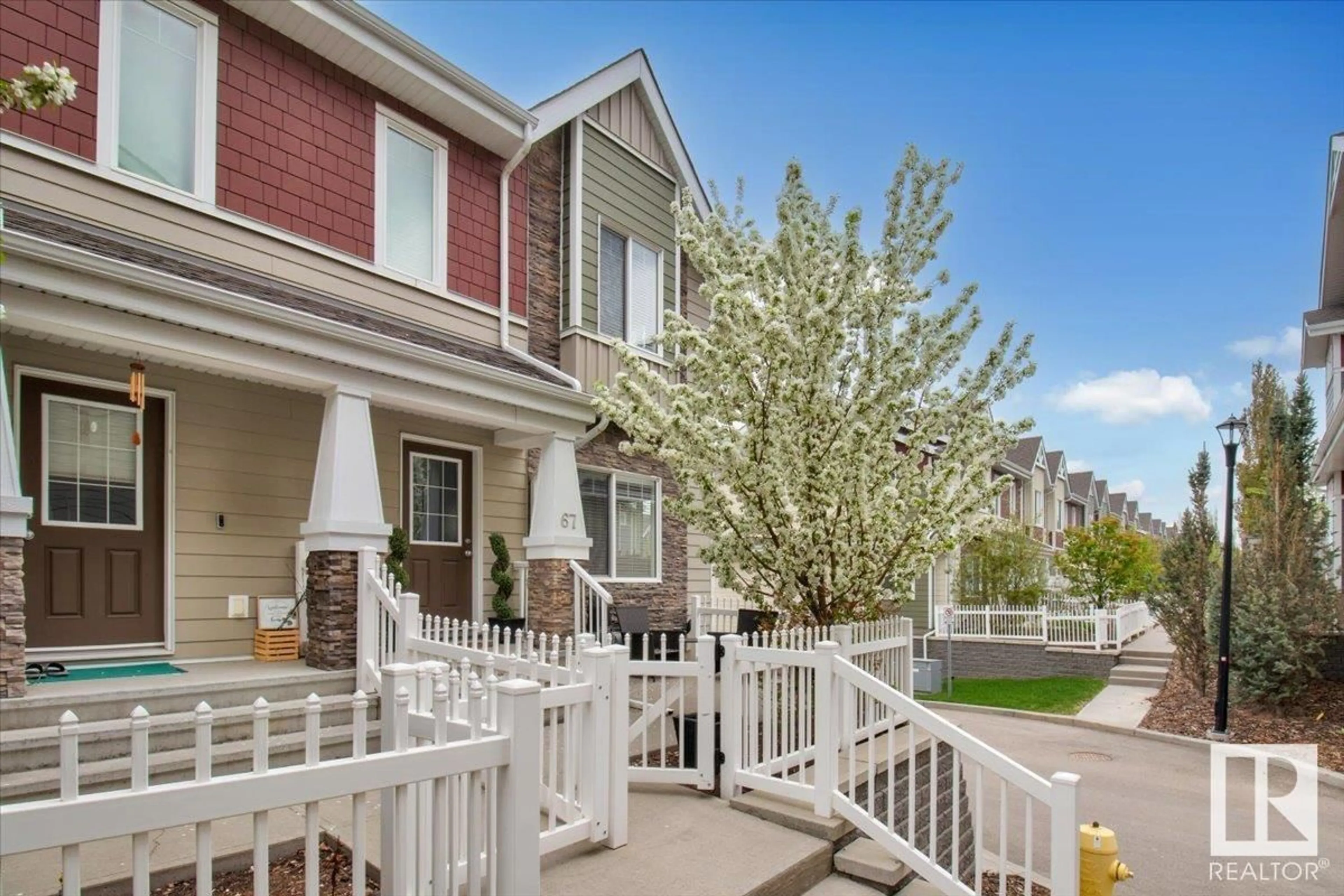 Home with vinyl exterior material, street for 67 2003 RABBIT HILL RD, Edmonton Alberta T6R0R7